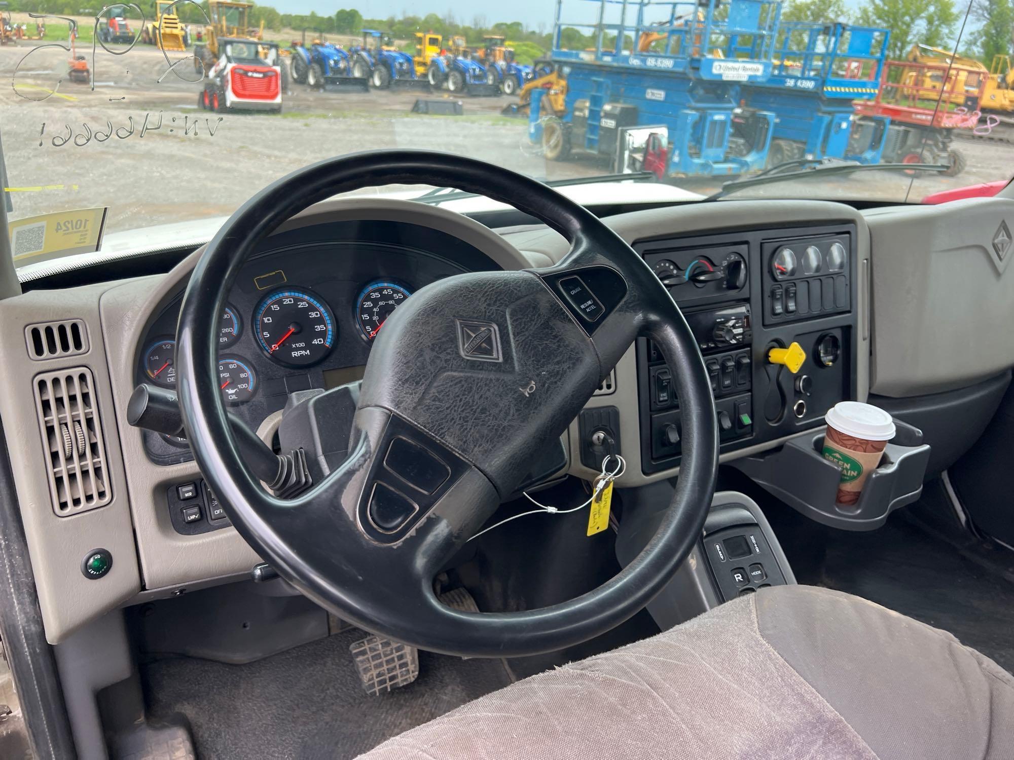 2016 INTERNATIONAL 4400 ROLLBACK TRUCK VN:466661 powered by diesel engine, equipped with automatic