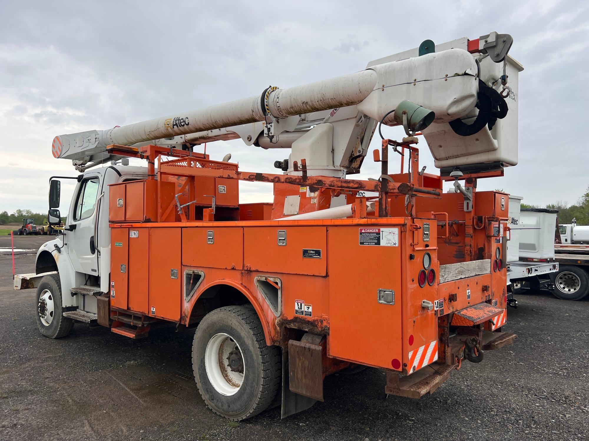 2009 FREIGHTLINER M916 BUCKET TRUCK VN:1FVDCYDJ18HAH1655 4x4, powered by diesel engine, equipped