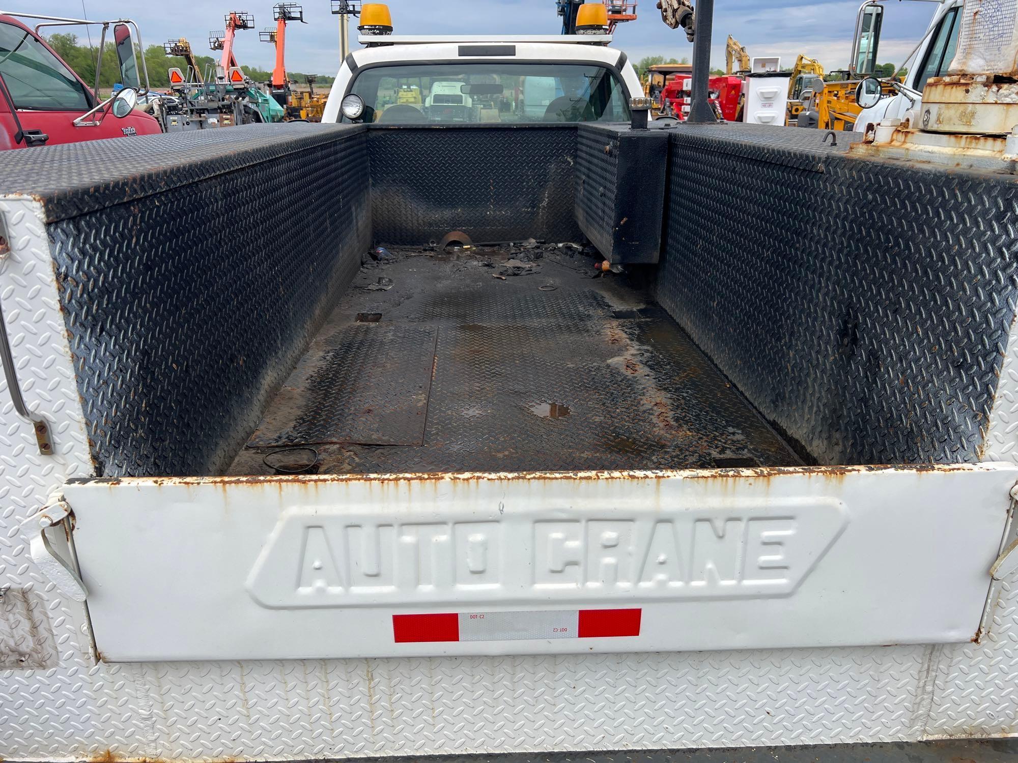 2001 FORD F550 SERVICE TRUCK VN;1FDAF56F21EC:67250 powered by V8 Powerstroke diesel engine, equipped