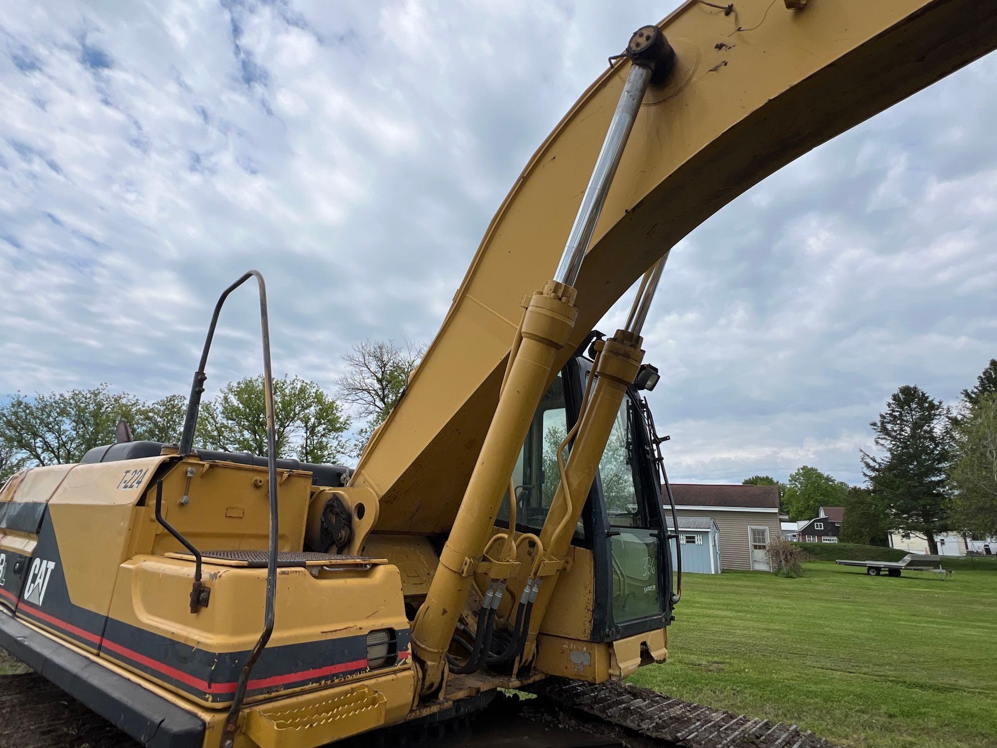 CAT 325BL HYDRAULIC EXCAVATOR SN:2JR00539 powered by Cat 3116TA diesel engine, equipped with Cab,