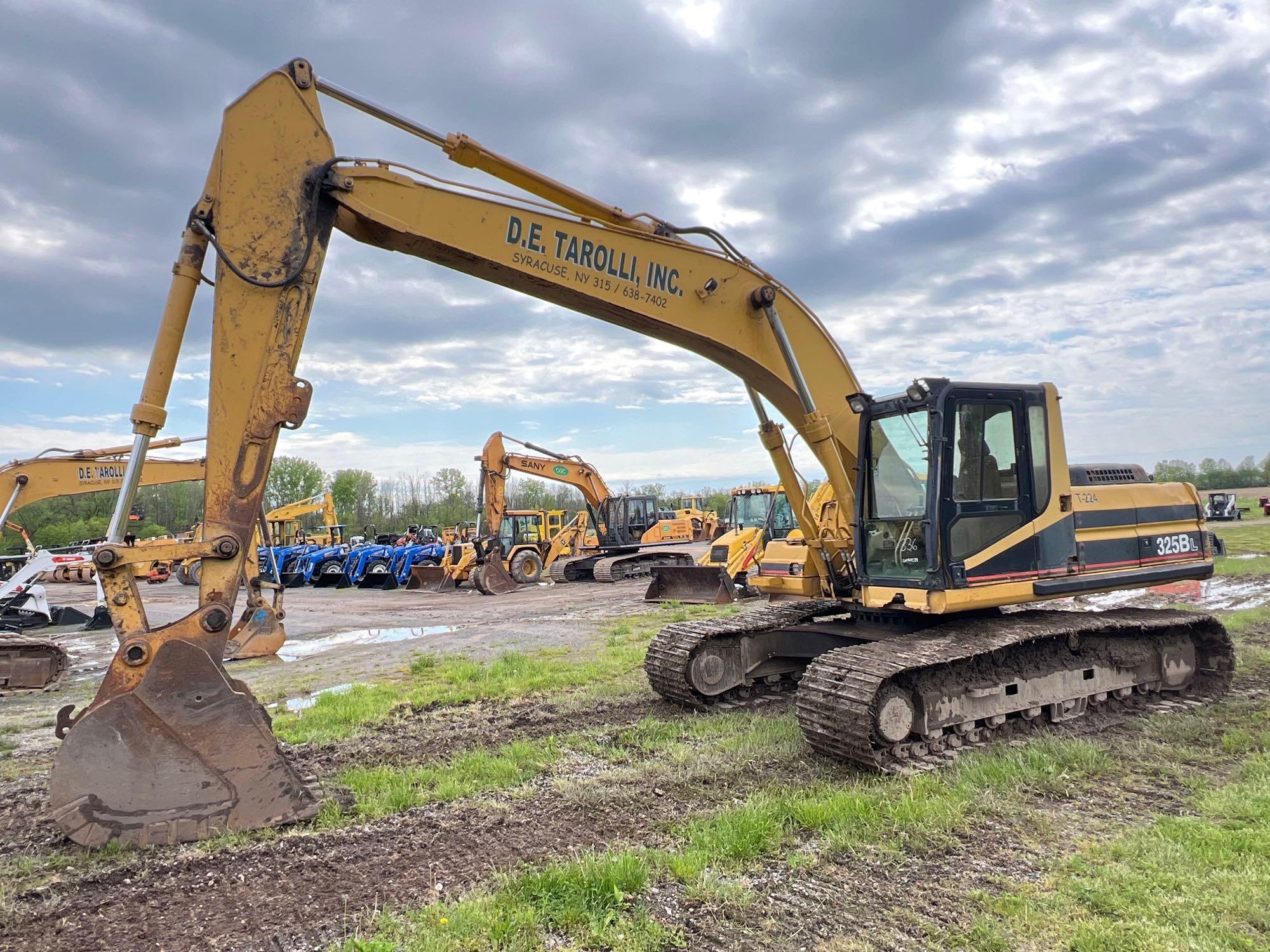CAT 325BL HYDRAULIC EXCAVATOR SN:2JR00539 powered by Cat 3116TA diesel engine, equipped with Cab,