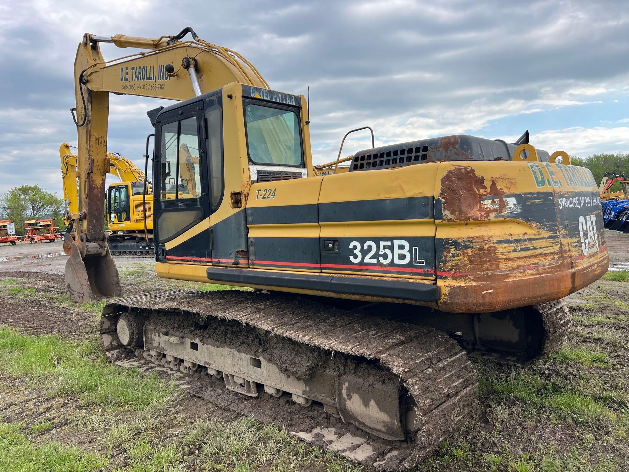 CAT 325BL HYDRAULIC EXCAVATOR SN:2JR00539 powered by Cat 3116TA diesel engine, equipped with Cab,