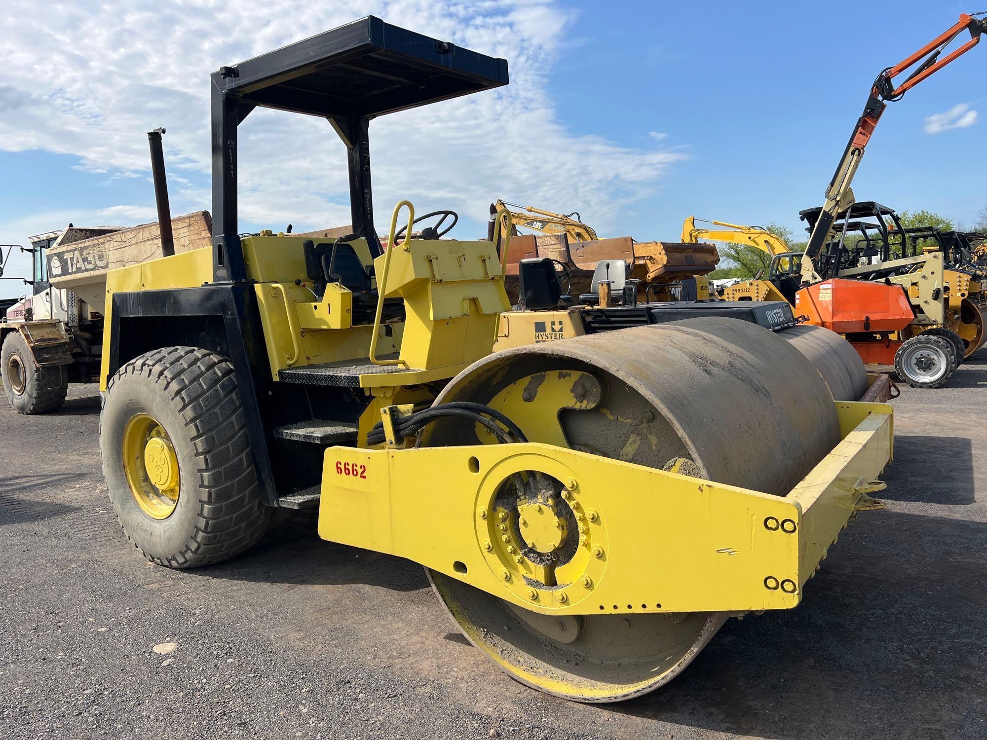 BOMAG BW213 VIBRATORY ROLLER SN:109400270242 powered by diesel engine, equipped with OROPS, 84in.