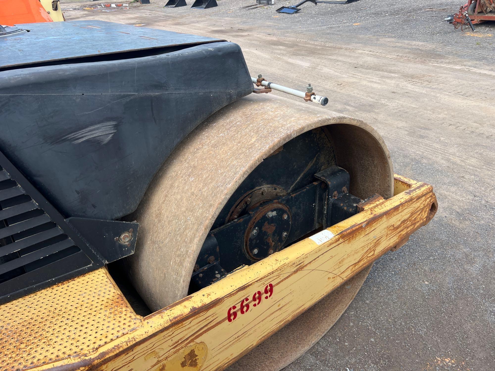 HYSTER VIBRATORY ROLLER SN:B156C2150H powered by diesel engine, equipped with OROPS, 84in. Smooth