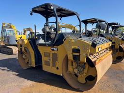 2017 CAT CB66B ASPHALT ROLLER SN:B6600253 powered by Cat diesel engine, equipped with OROPS, 84in.