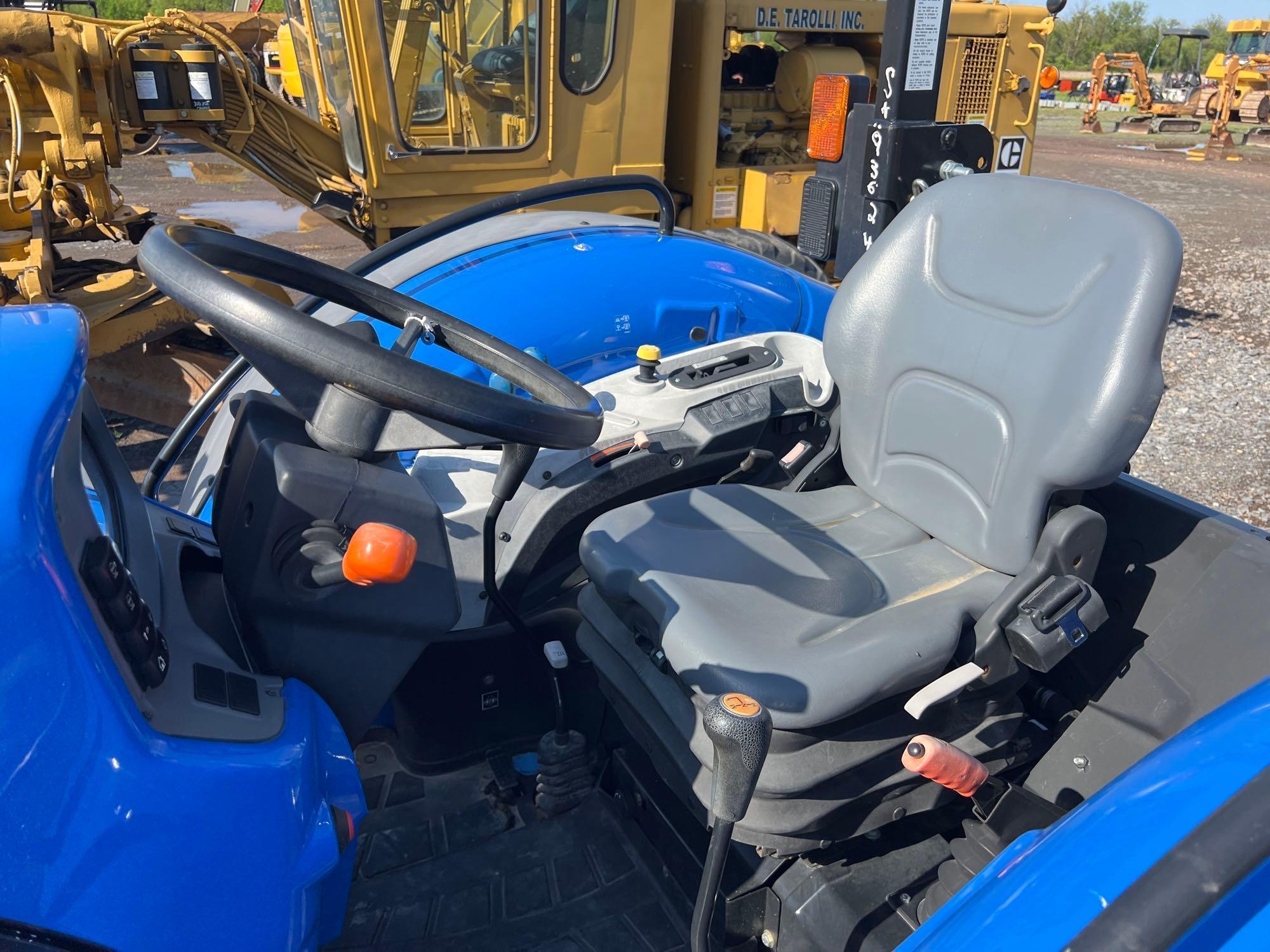 2022 NEW HOLLAND WORKMASTER 105 TRACTOR LOADER SN;NH1593624... 4x4, powered by diesel engine, equipp