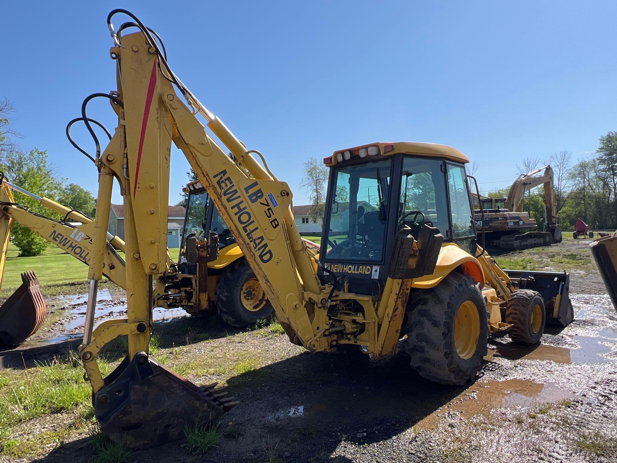 NEW HOLLAND B75 TRACTOR LOADER BACKHOE... SN; 031054531 4x4, powered by diesel engine, equipped with