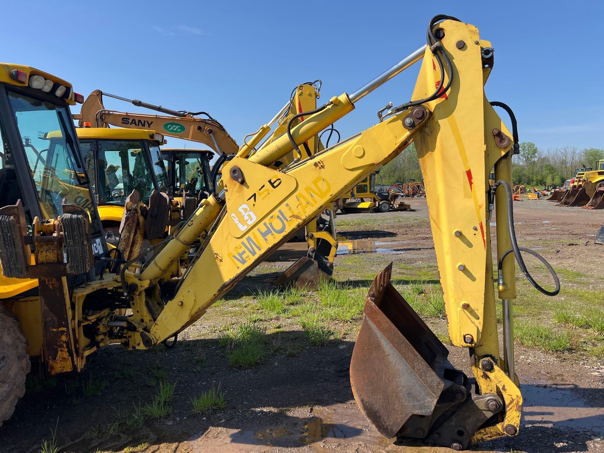 NEW HOLLAND LB75 TRACTOR LOADER BACKHOE SN:031049792 4x4, powered by diesel engine, equipped with