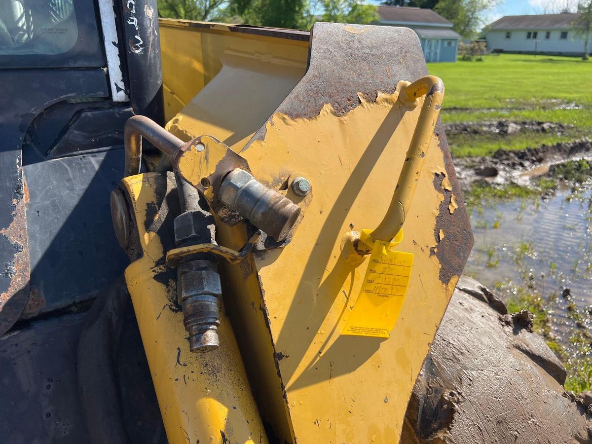 JOHN DEERE 280 SKID STEER SN:480093 powered by John Deere diesel engine, equipped with rollcage,