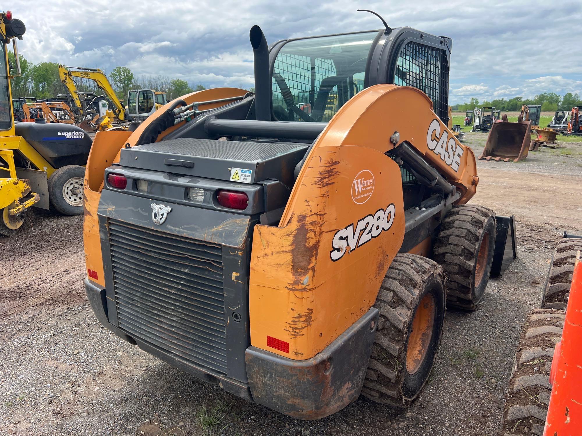 CASE SV280 SKID STEER SN:443845 powered by diesel engine, equippe with EROPS, air, heat, auxiliary