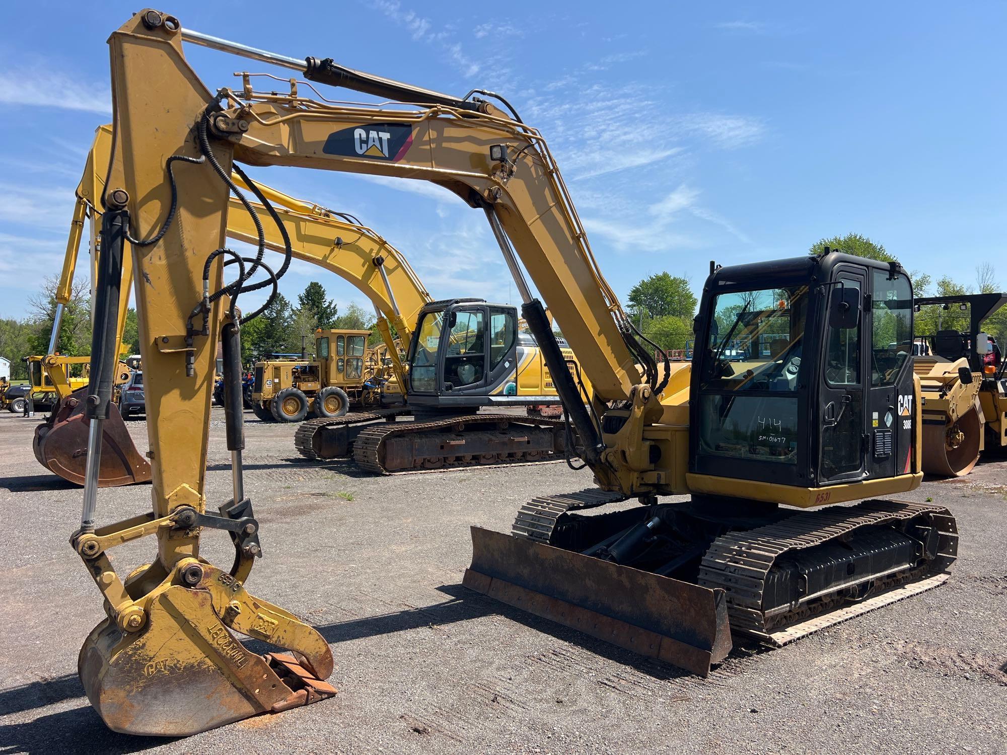 2013 CAT 308ECR HYDRAULIC EXCAVATOR SN:GBJ01677 powered by Cat diesel engine, equipped with Cab,