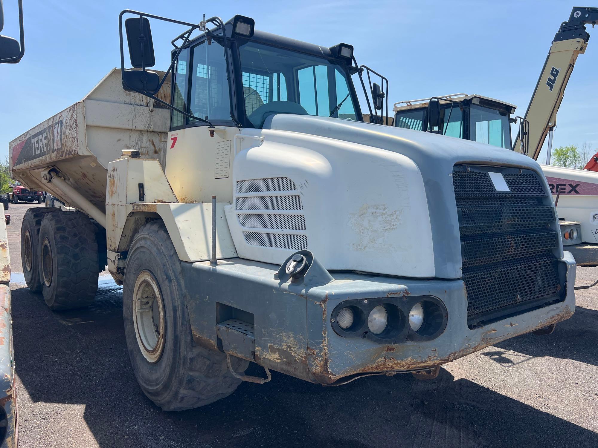 TEREX TA30 ARTICULATED HAUL TRUCK SN:A8281509 6x6, powered by diesel engine, equipped with Cab,