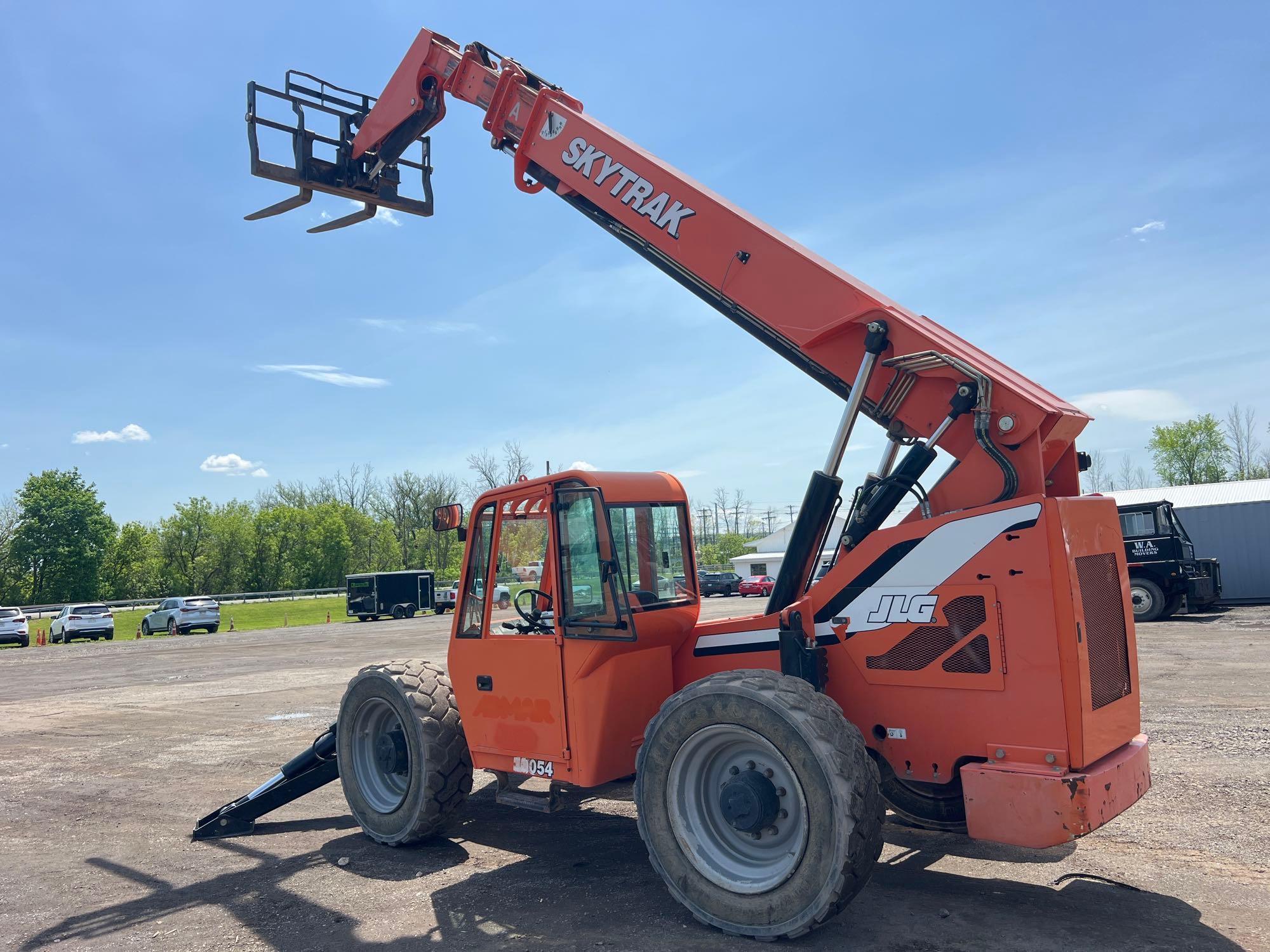 2015 SKYTRAK 10054 TELESCOPIC FORKLIFT SN-69410 4x4, powered by diesel engine, equipped with EROPS,