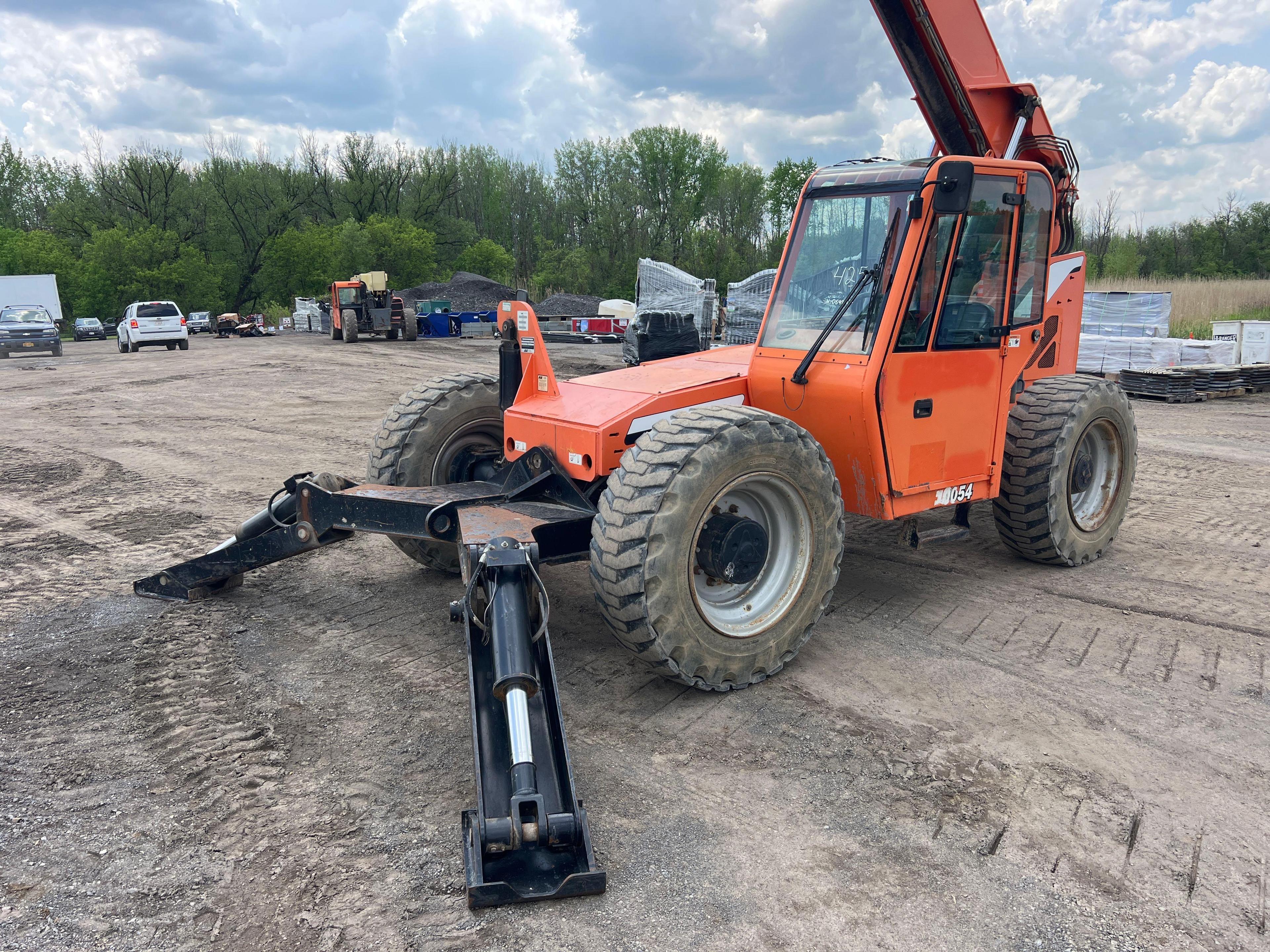 2014 SKYTRAK 10054 TELESCOPIC FORKLIFT SN-059242 4x4, powered by diesel engine, equipped with EROPS,