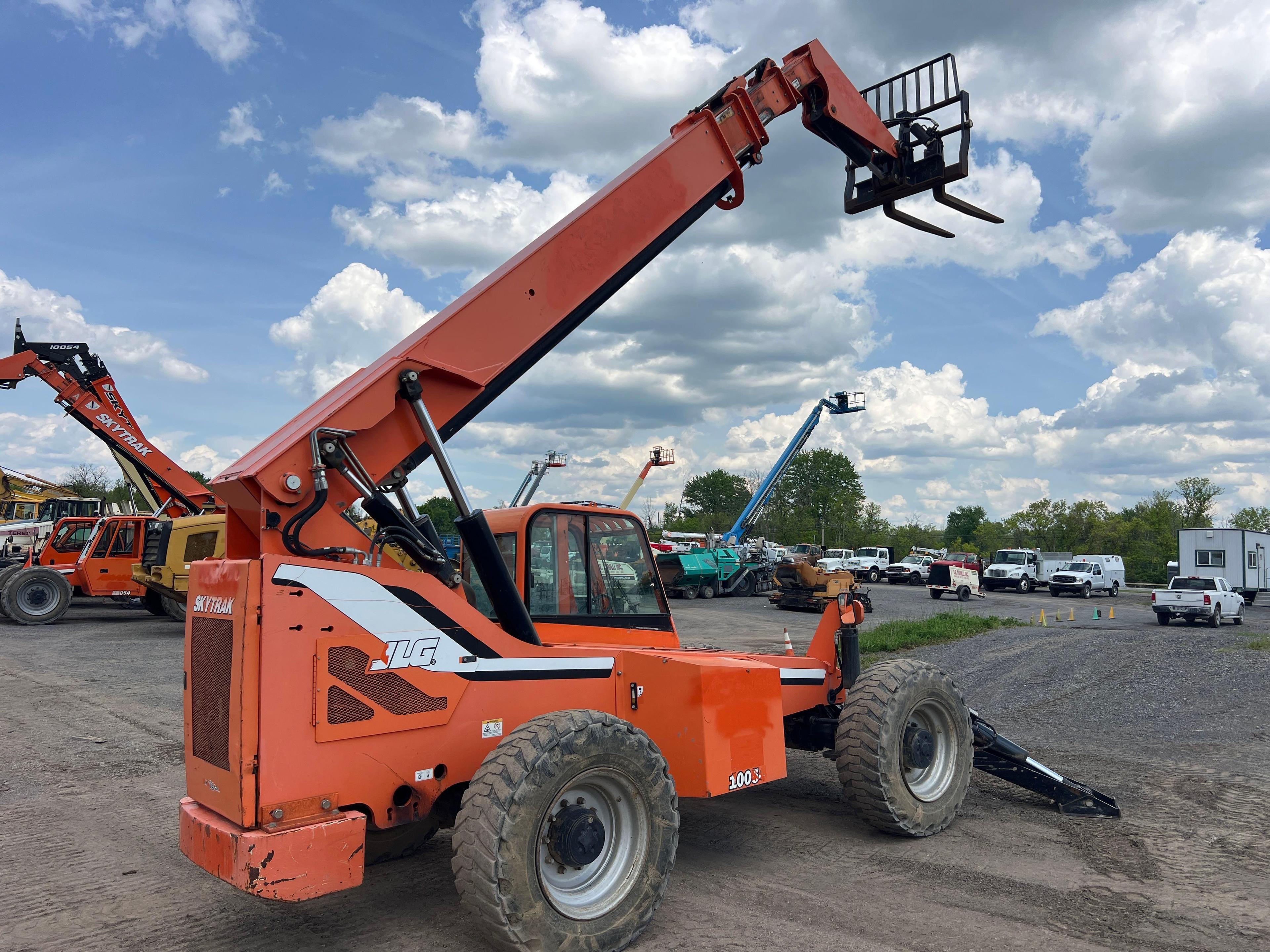 2014 SKYTRAK 10054 TELESCOPIC FORKLIFT SN-059242 4x4, powered by diesel engine, equipped with EROPS,