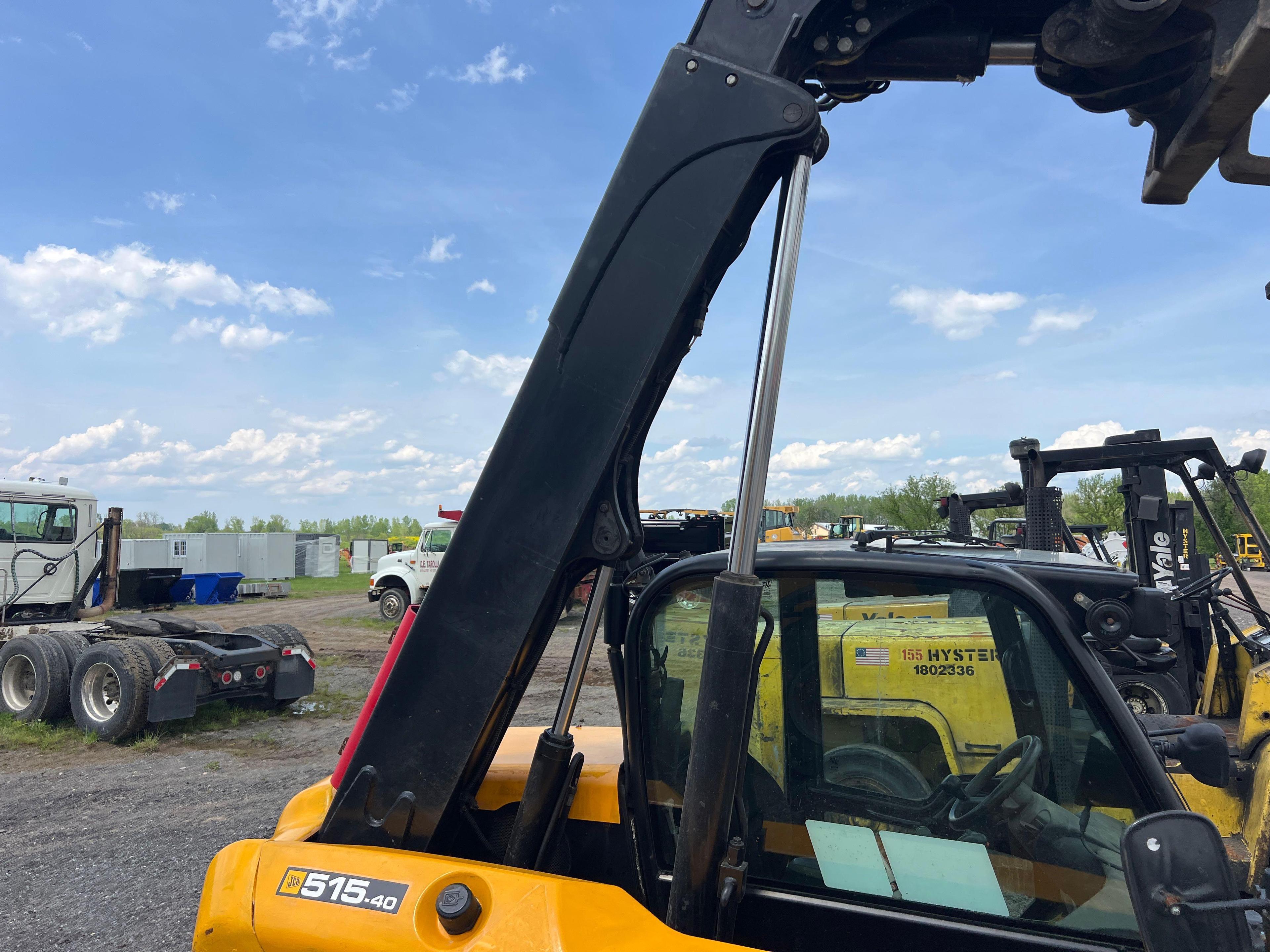 JCB 515-40 TELESCOPIC FORKLIFT SN-27707 4x4, powered by diesel engine, equipped with EROPS, air,