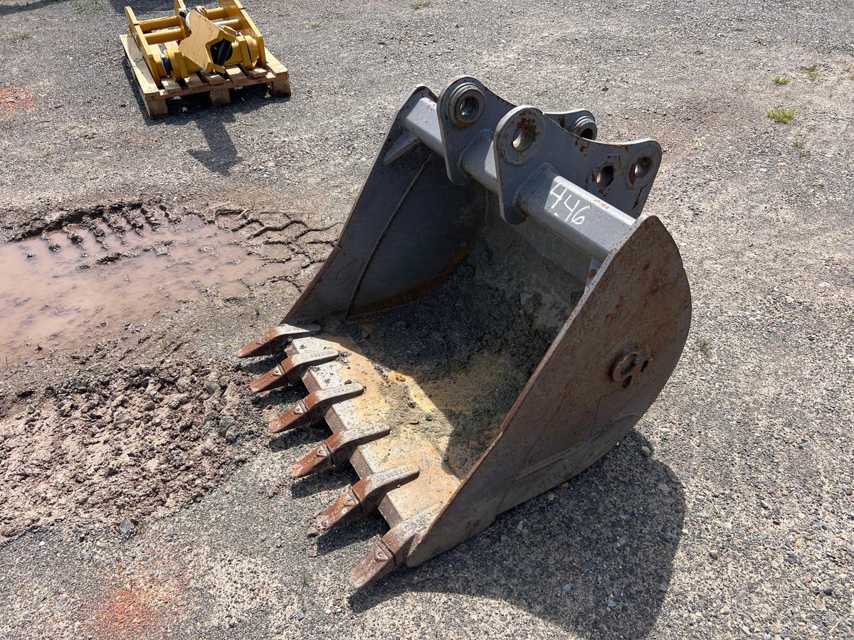 CP 34IN. DIGGING BUCKET EXCAVATOR BUCKET