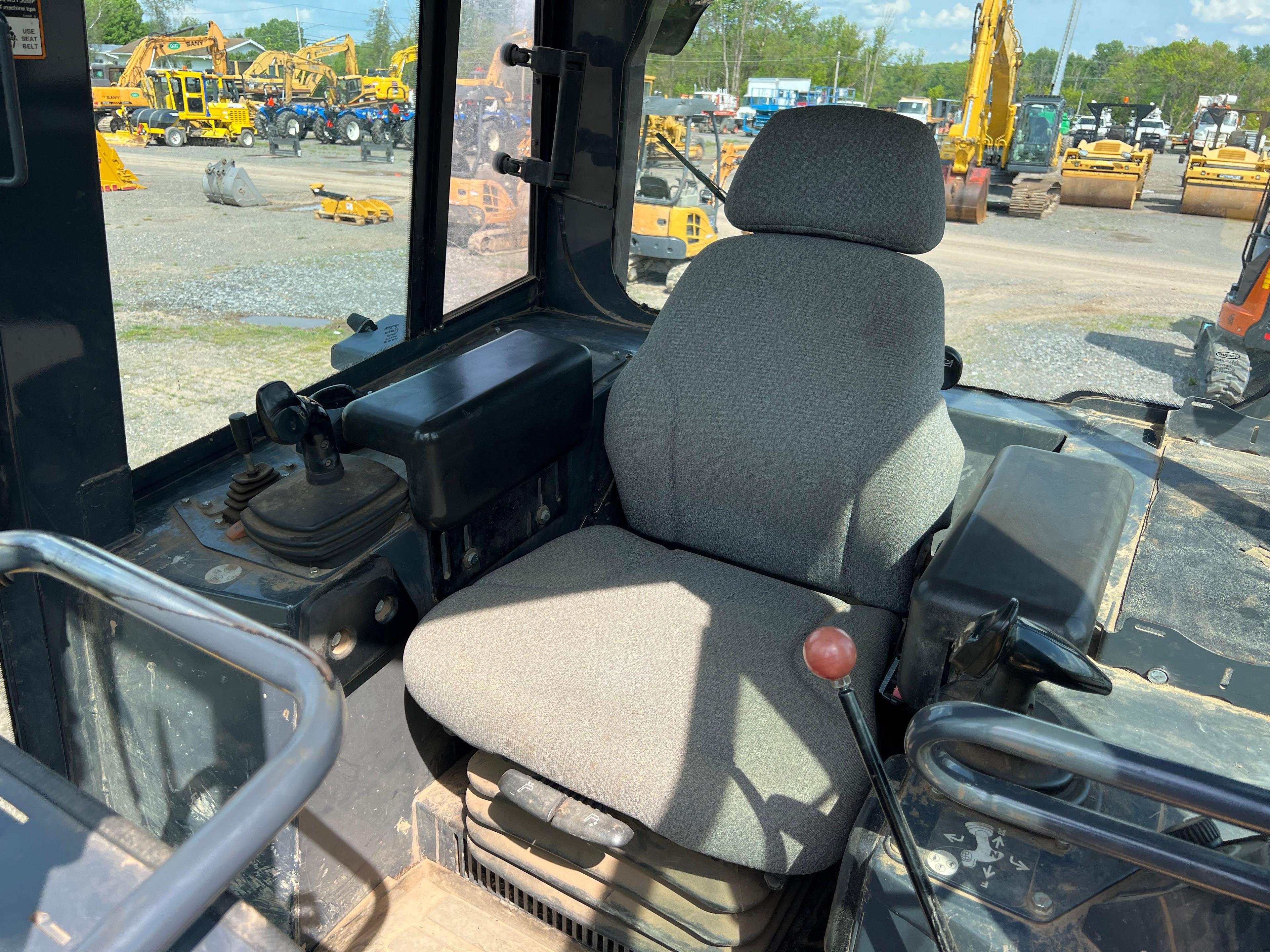 2011 JOHN DEERE 850J CRAWLER TRACTOR SN:1T0850JXVA0194162 powered by John Deere diesel engine,