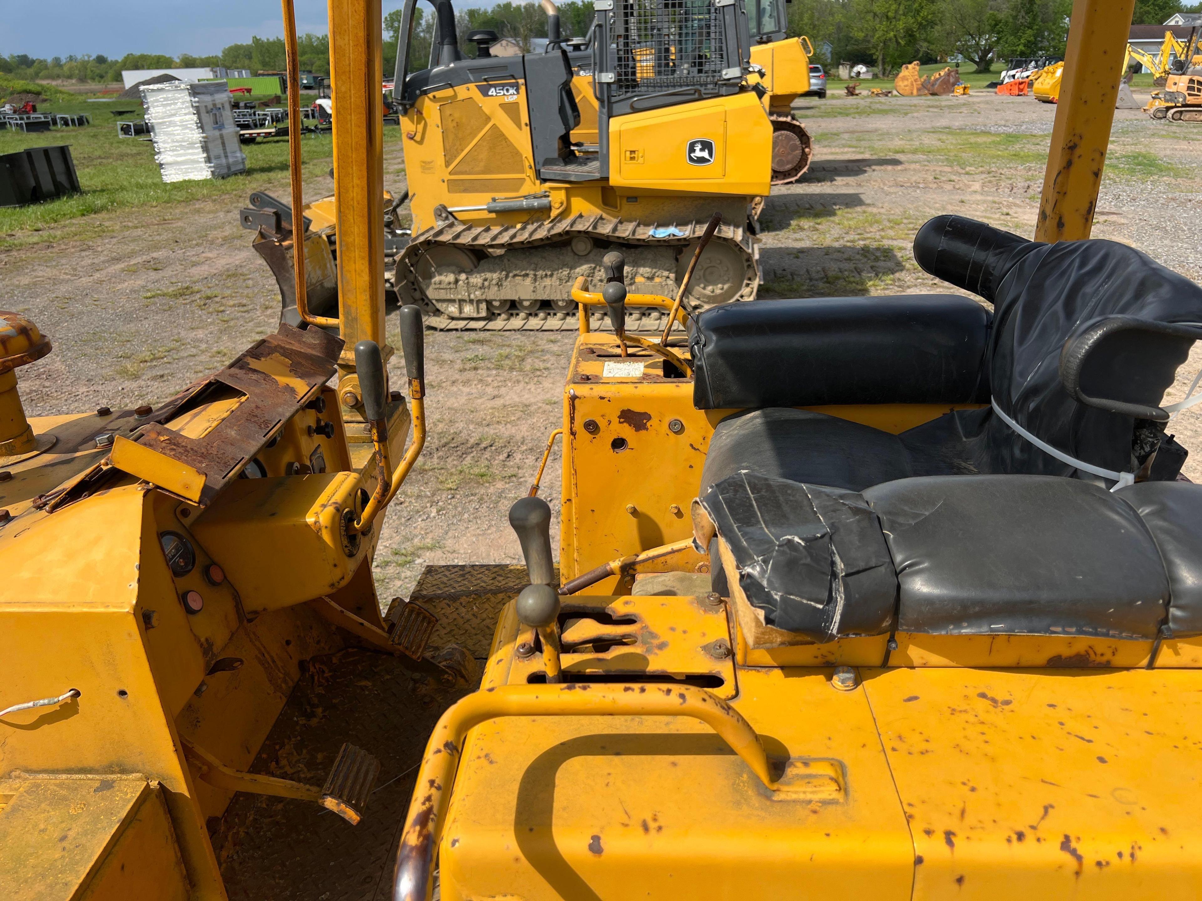 KOMATSU D31A CRAWLER TRACTOR SN:33063 powered by Komatsu diesel engine, equipped with OROPS, 6 way