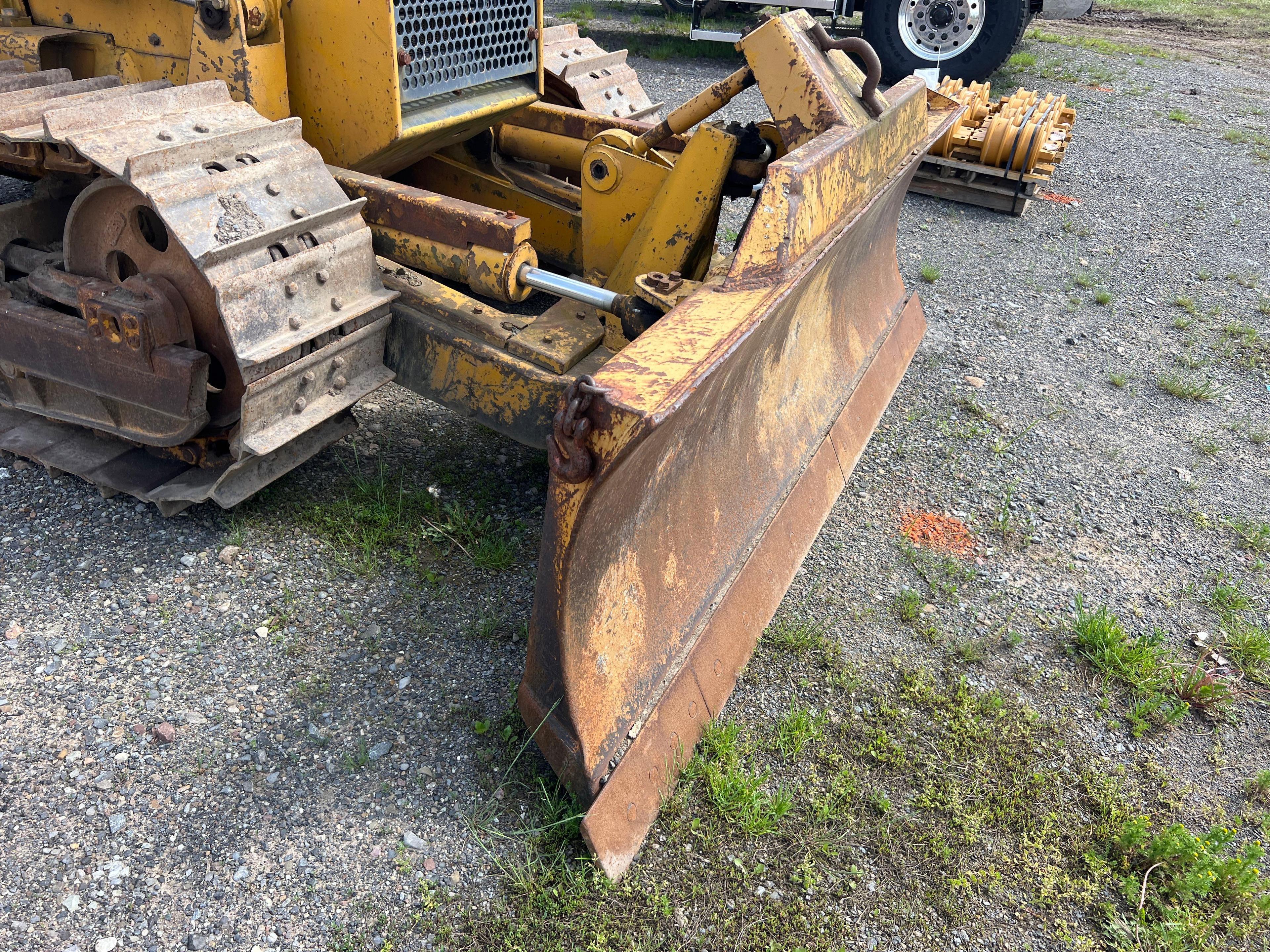 KOMATSU D31A CRAWLER TRACTOR SN:33063 powered by Komatsu diesel engine, equipped with OROPS, 6 way