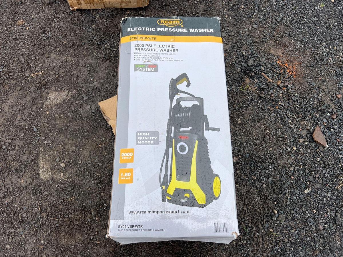 REALM 2100PSI PRESSURE WASHER electric powered.