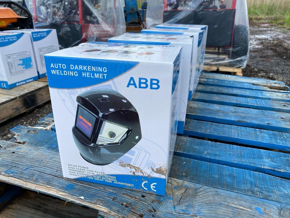 NEW AUTO DARKENING WELDING HELMET NEW SUPPORT EQUIPMENT