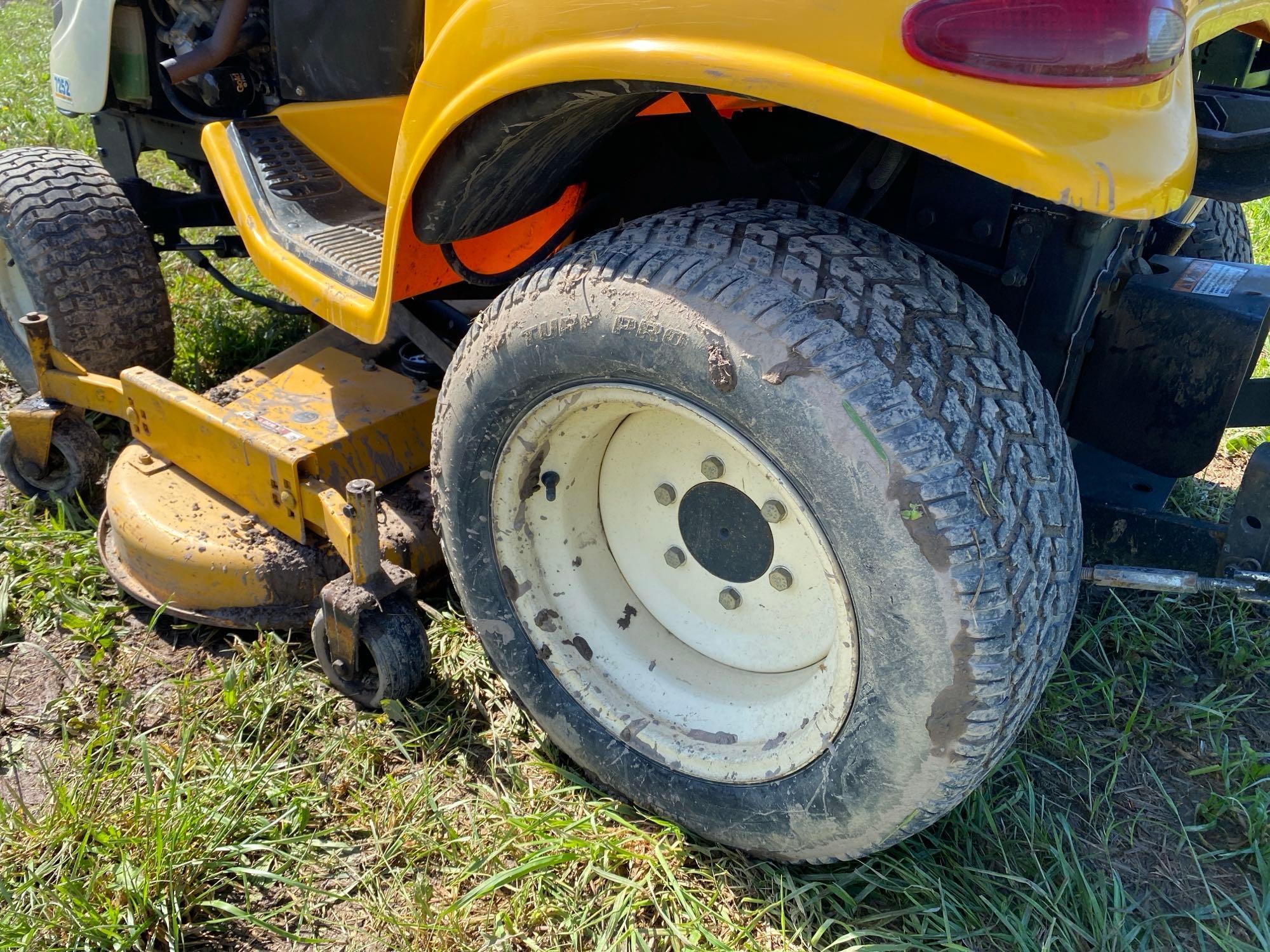 CUB CADET 5252 LAWN & GARDEN TRACTOR SN-1162 powered by gas engine, equipped with hydrostatic, 60in.