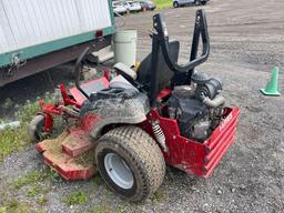 FERRIS IS3200Z COMMERCIAL MOWER SN-25272 powered by gas engine, equipped with 72in. Cutting deck,