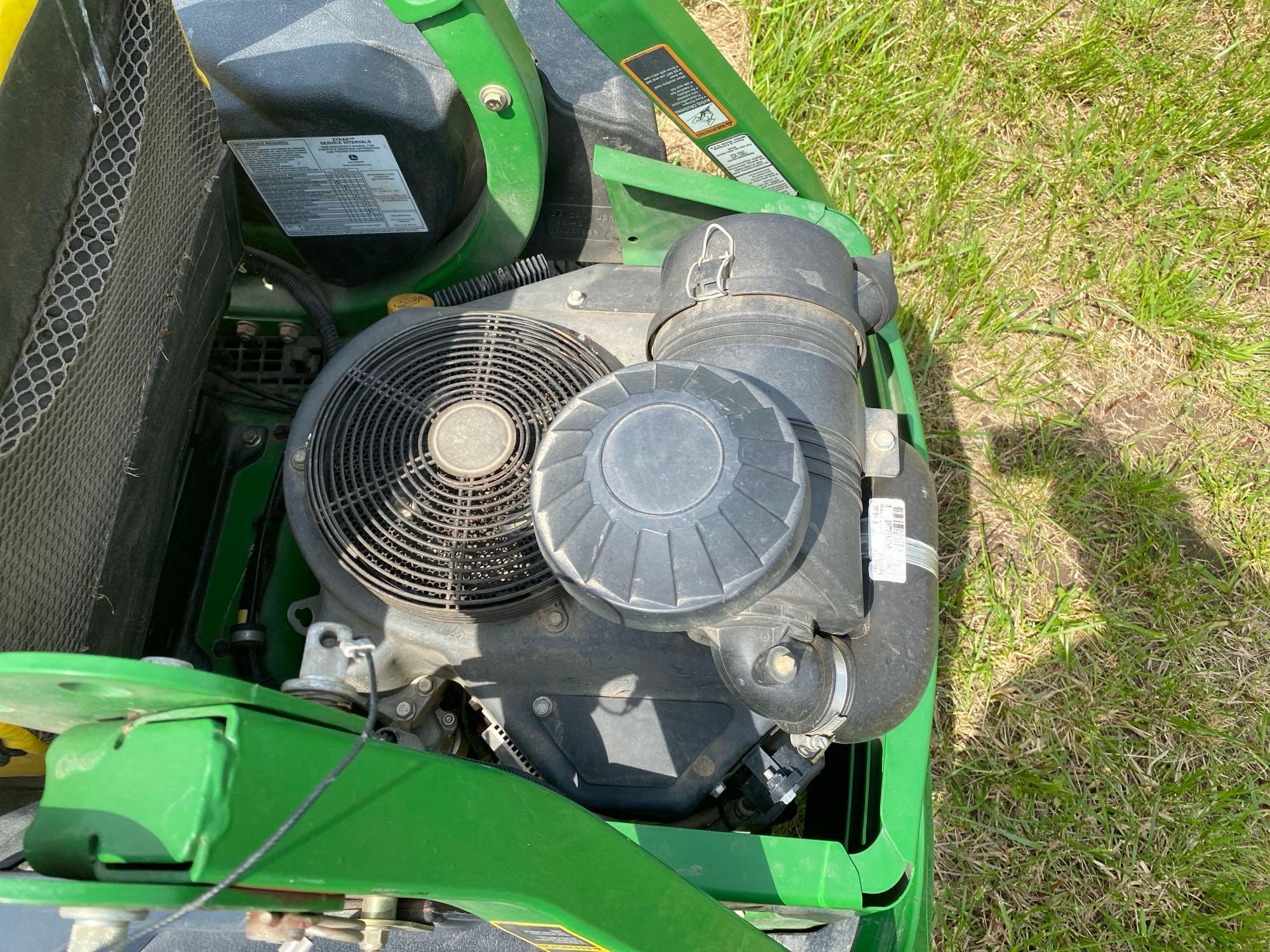 JOHN DEERE Z960R COMMERCIAL MOWER SN-010061 powered by gas engine, equipped with 60in. cutting deck,