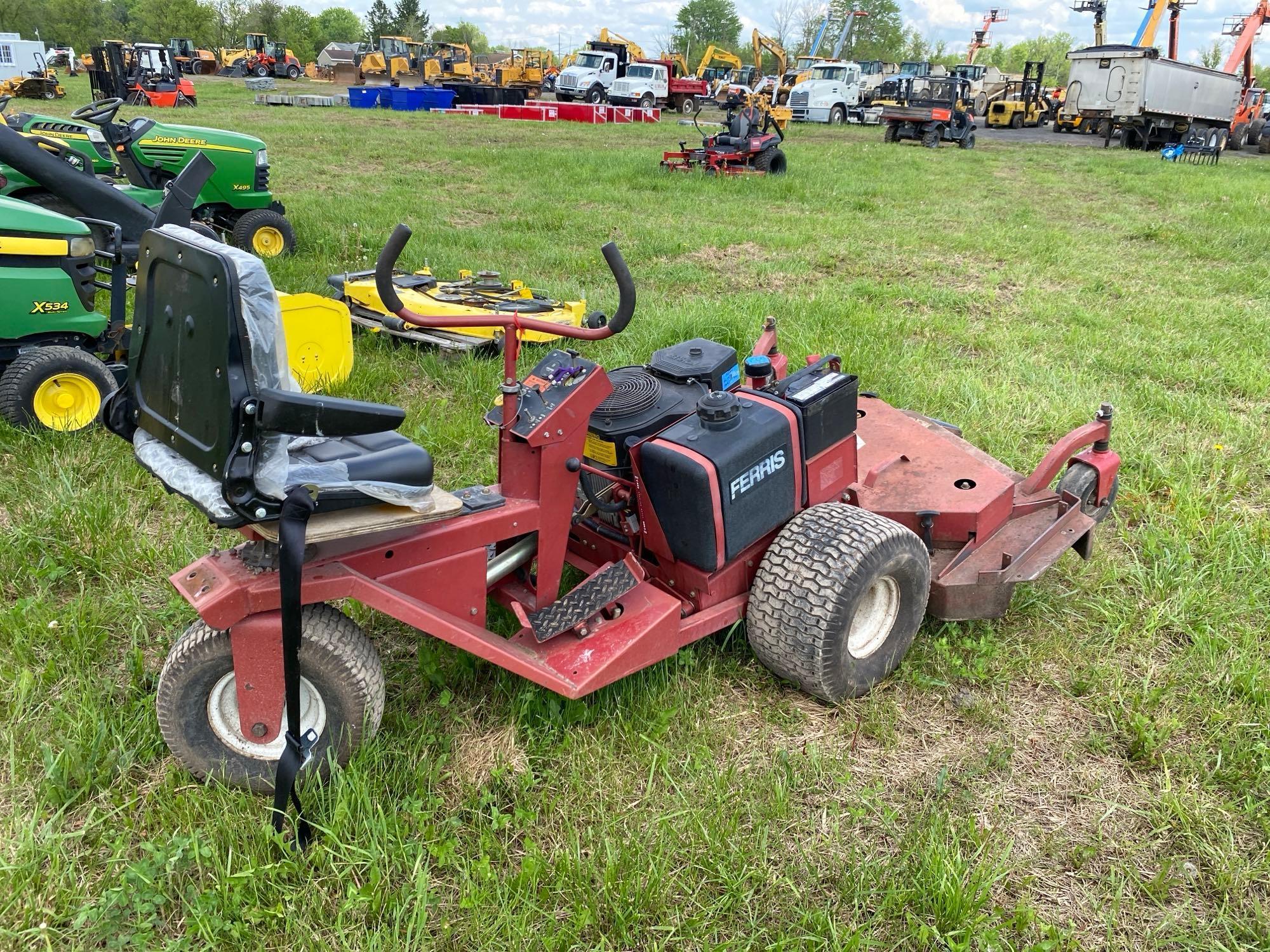 FERRIS PROCUT 61 COMMERCIAL MOWER SN-8148 powered by gas engine, equipped with 51in. Cutting deck,