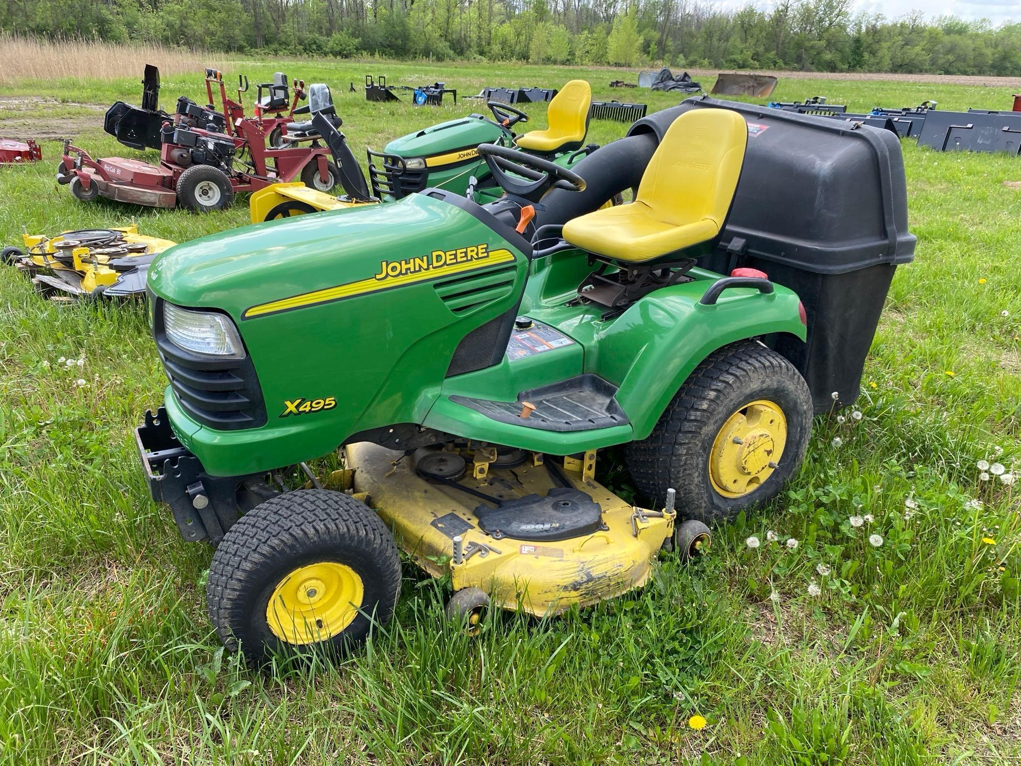 JOHN DEERE X495 SUPER LAWN & GARDEN TRACTOR SN:41368 powered by John Deere diesel engine, equipped