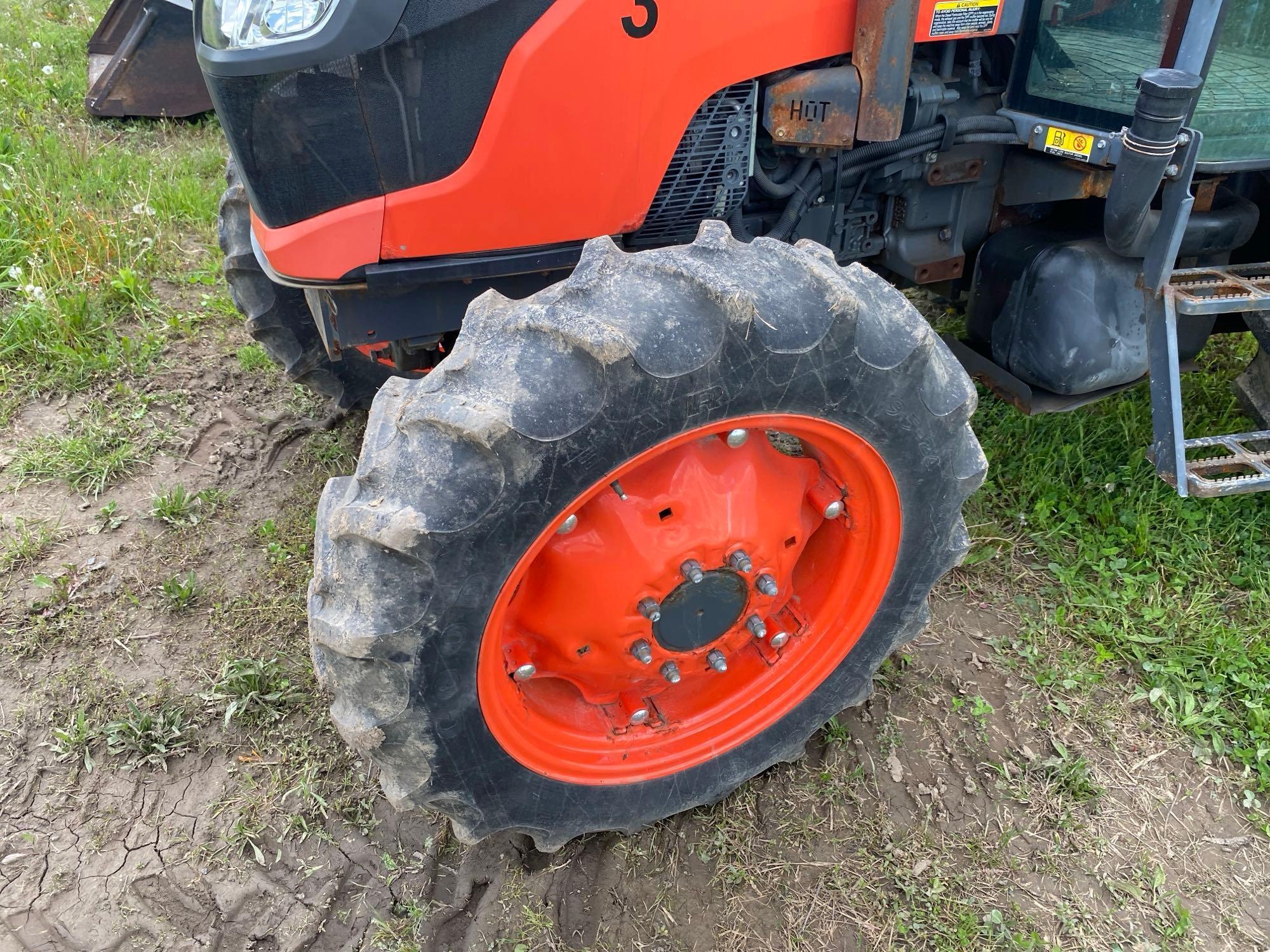 KUBOTA M7060 UTILITY TRACTOR SN:62284 4x4, powered by Kubota diesel engine, equipped with EROPS,