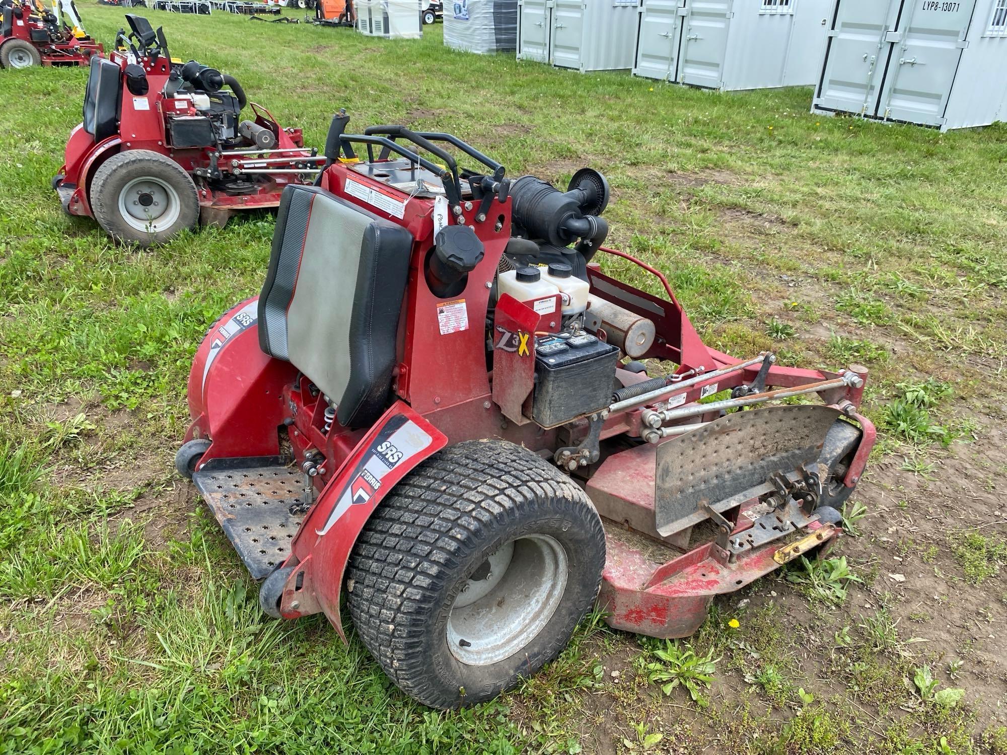 FERRIS SRSZ3XBVE COMMERCIAL MOWER SN:2017987184 powered by gas engine, equipped with 72in. Cutting