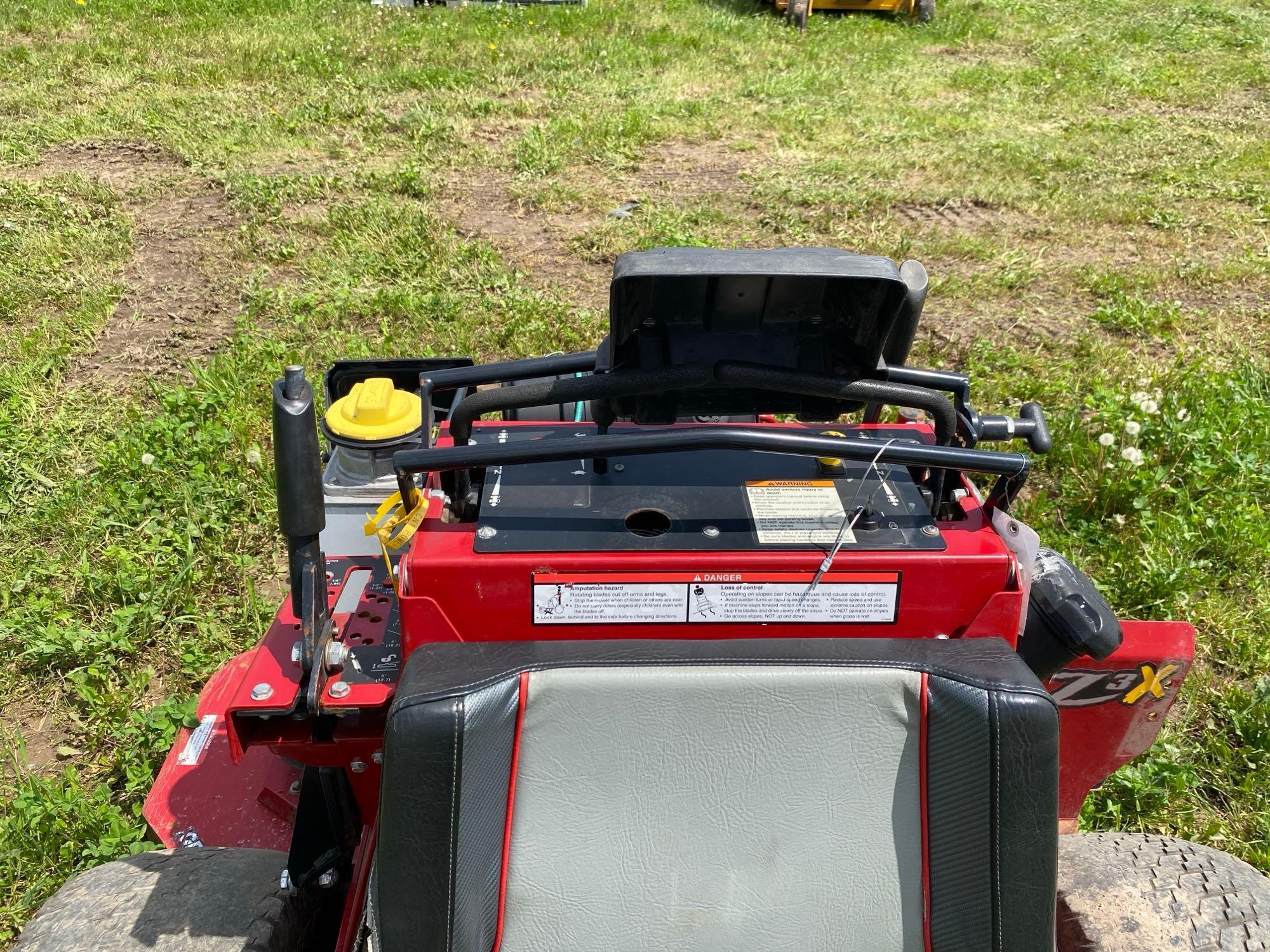 FERRIS SRSZ3 COMMERCIAL MOWER SN:2017941888 powered by gas engine, equipped with 61in. Cutting deck,