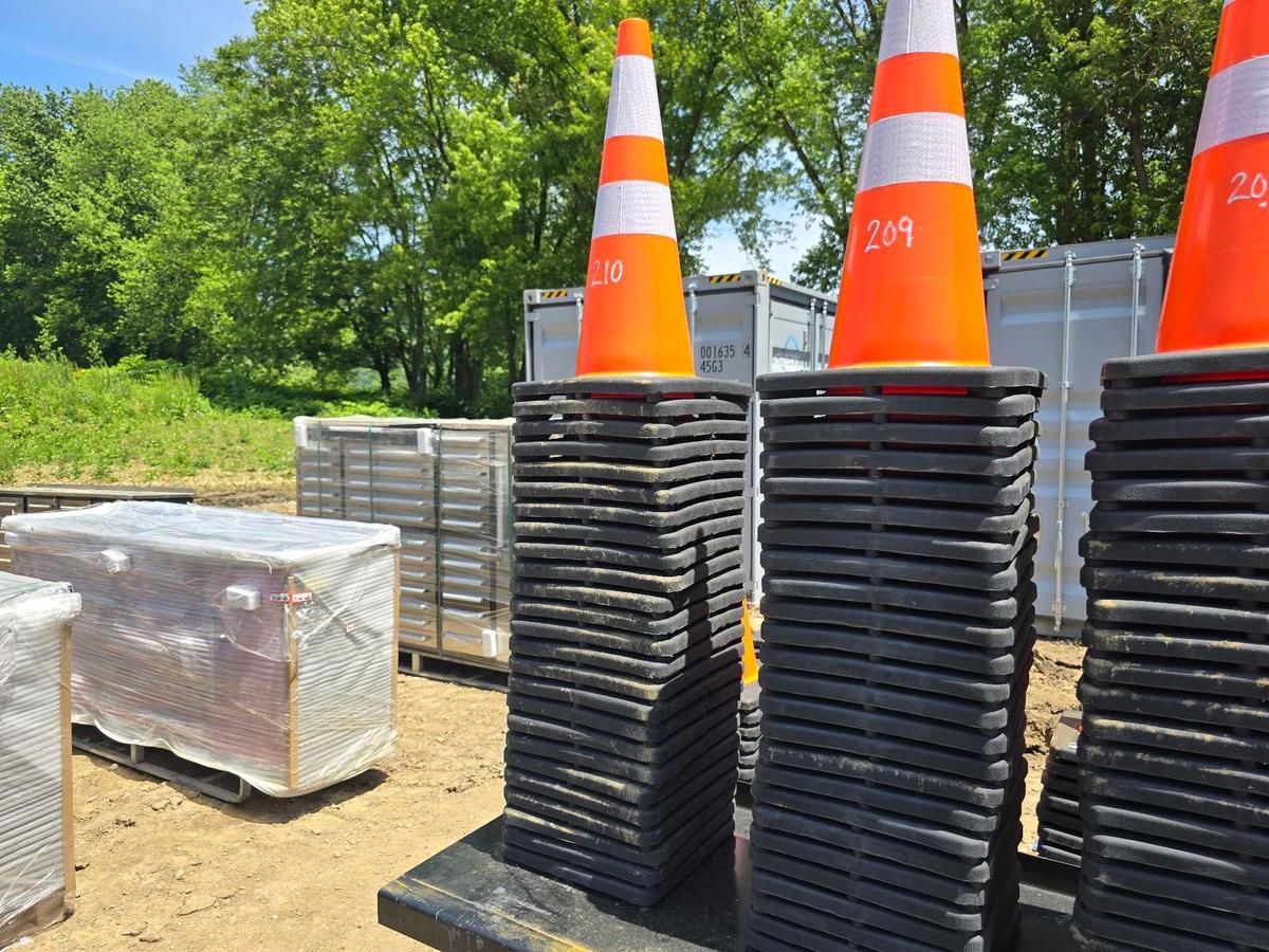 NEW (25) SAFETY HIGHWAY CONES NEW SUPPORT EQUIPMENT