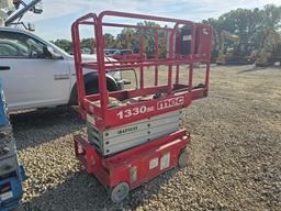 2016 MEC 1330SE SCISSOR LIFT SN:16300131 electric powered, equipped with 13ft. Platform height,