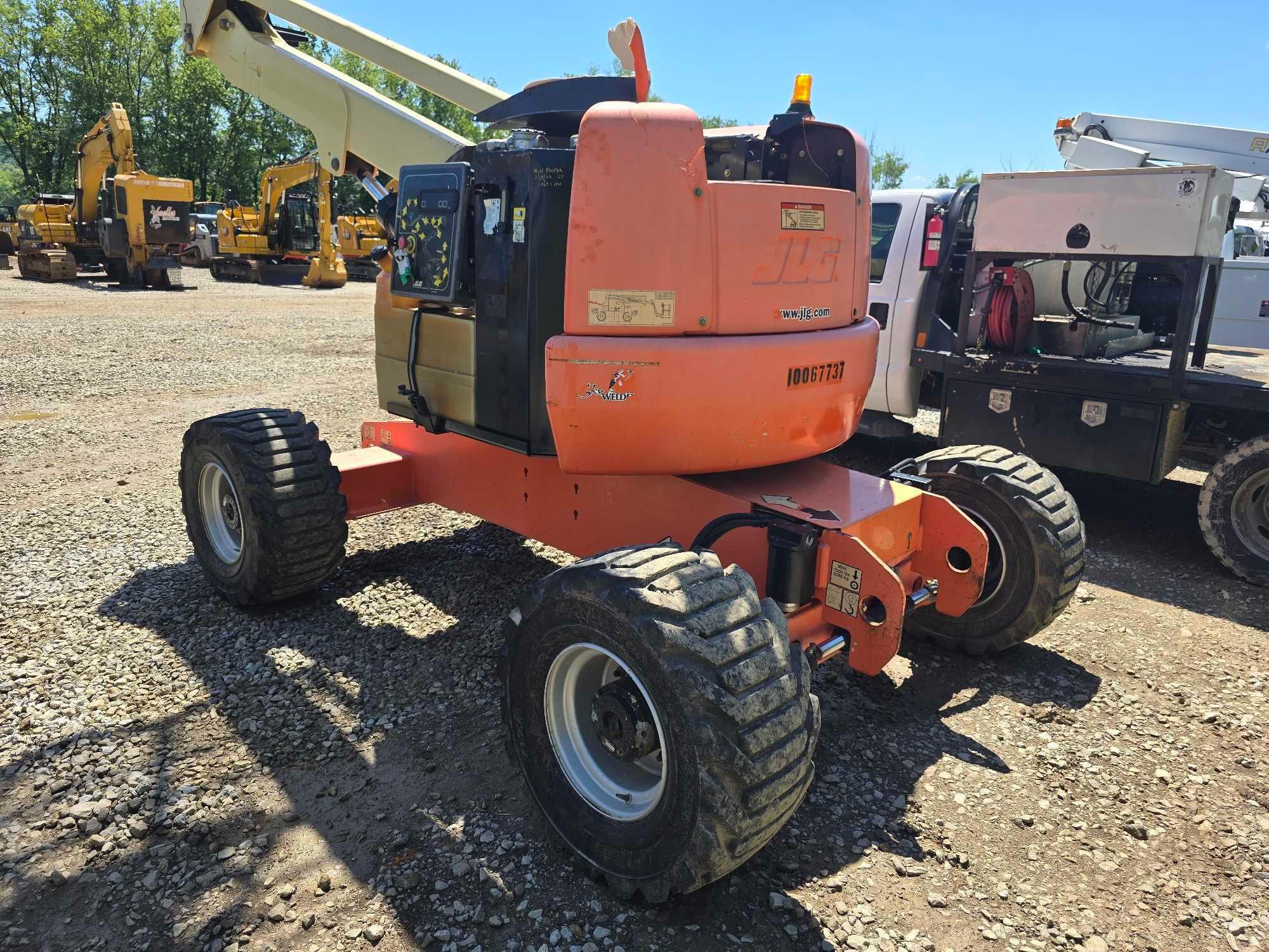 2012 JLG 450AJ BOOM LIFT SN:300161114 4x4, powered by diesel engine, equipped with 45ft. Platform