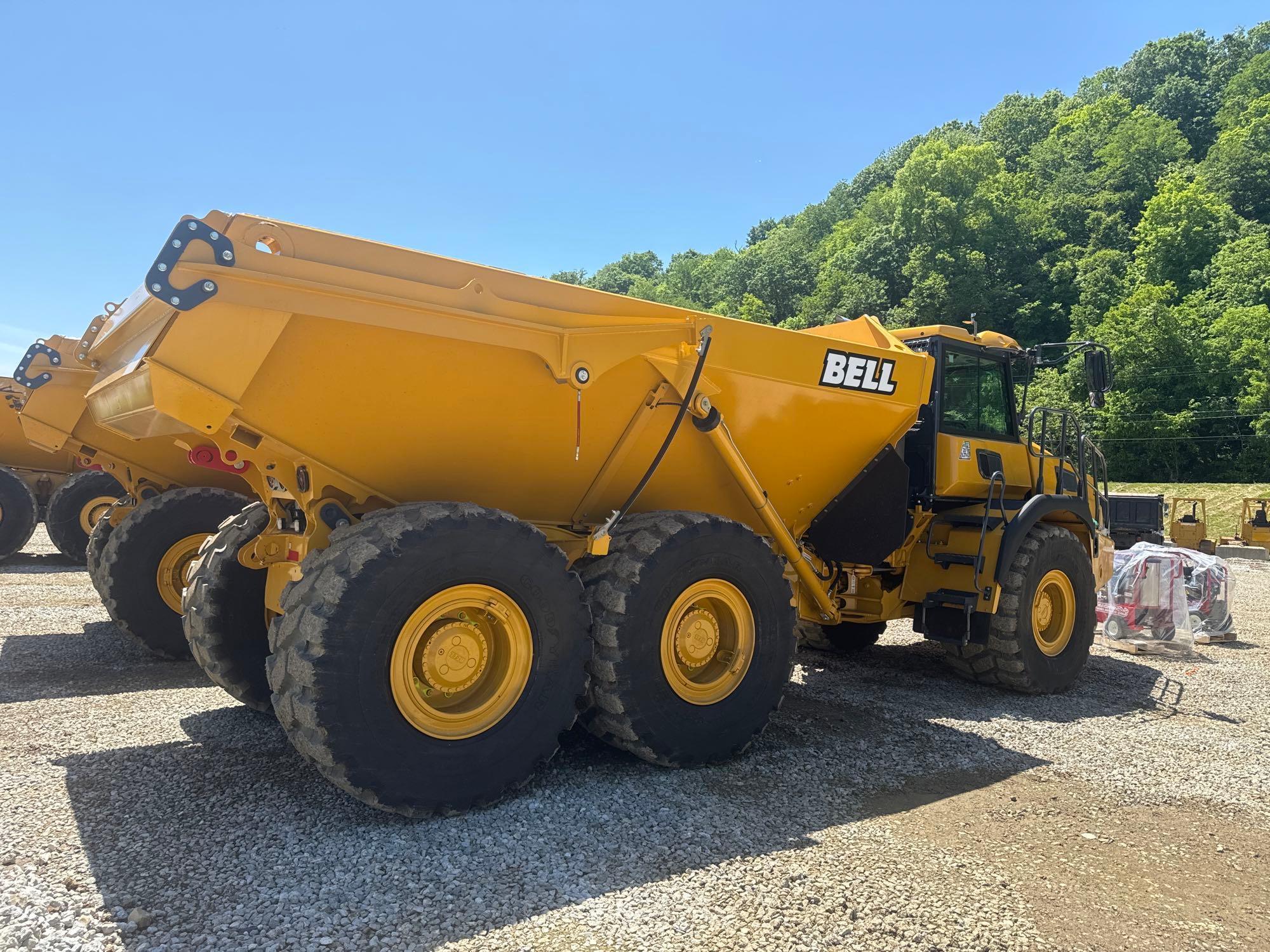 NEW BELL B30E ARTICULATED HAUL TRUCK SN 34110166x6, powered by diesel engine, equipped with Cab,