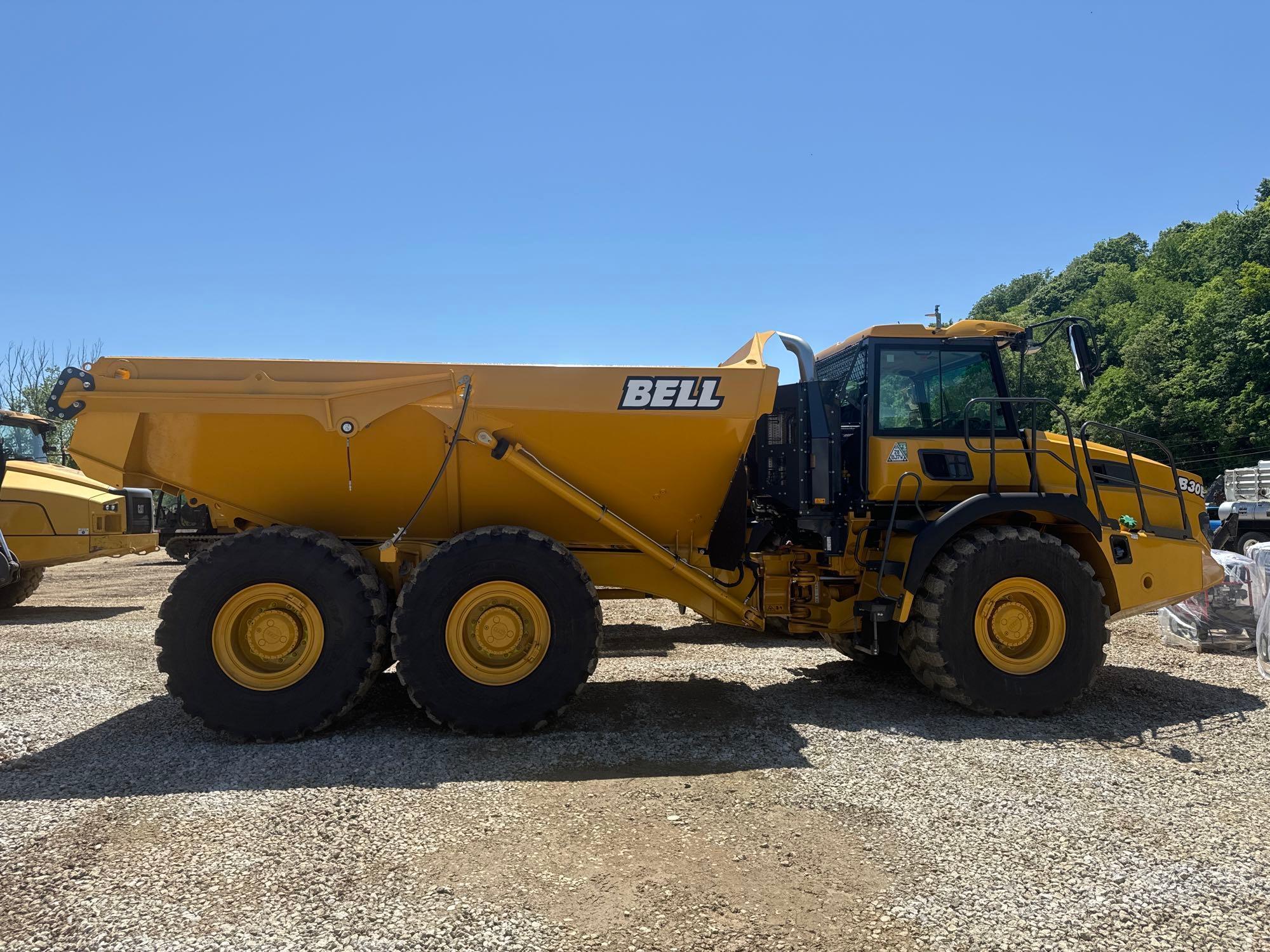 NEW BELL B30E ARTICULATED HAUL TRUCK SN 34110166x6, powered by diesel engine, equipped with Cab,
