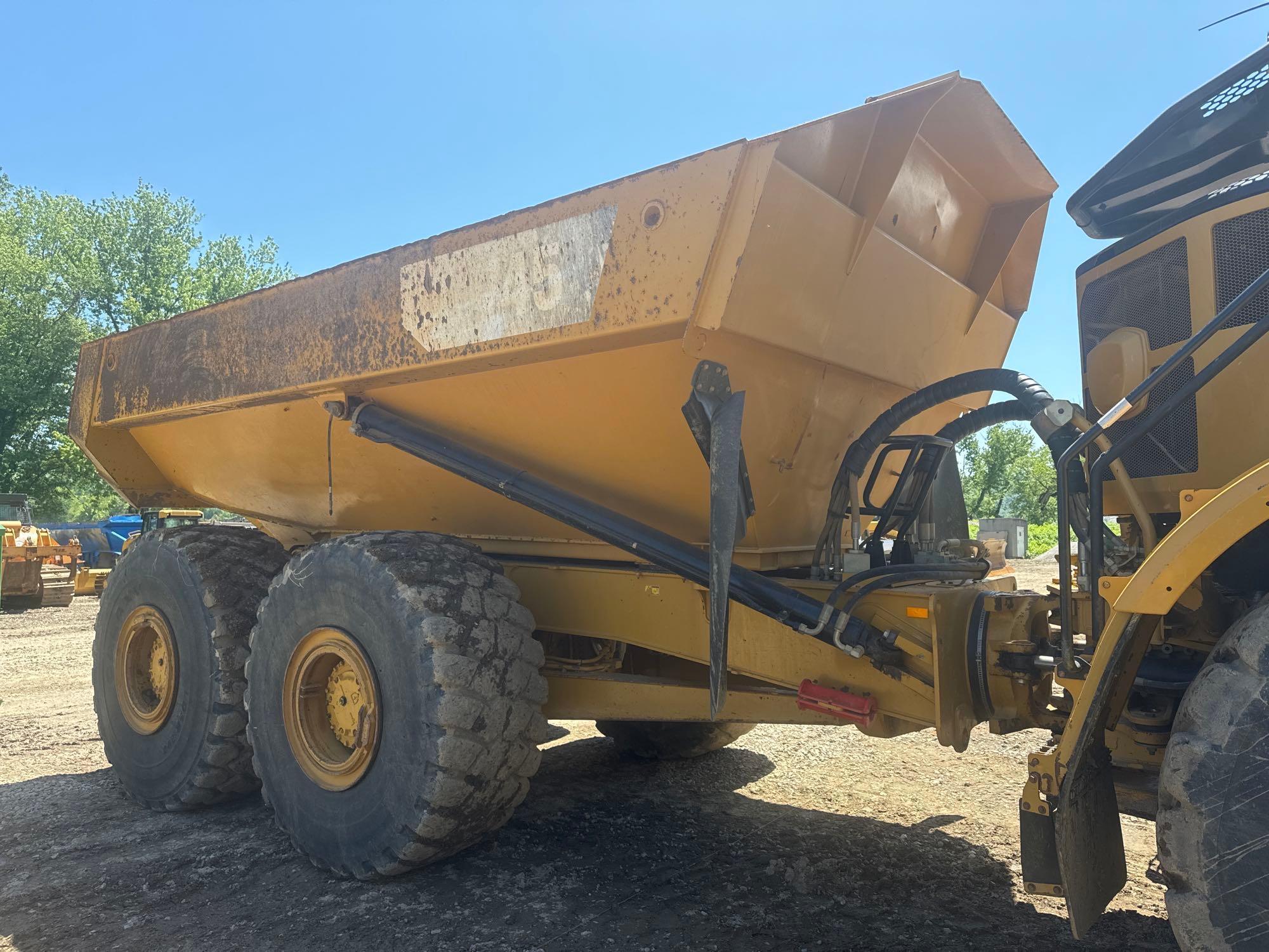 2018 CAT 745 ARTICULATED HAUL TRUCK SN:3T600388 6x6, powered by Cat C18 diesel engine, equipped with