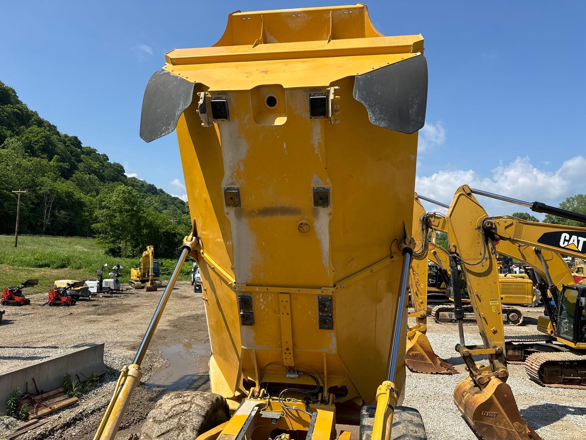 2017 BELL B45E ARTICULATED HAUL TRUCK SN:1105731 6x6, powered by diesel engine, equipped with Cab,