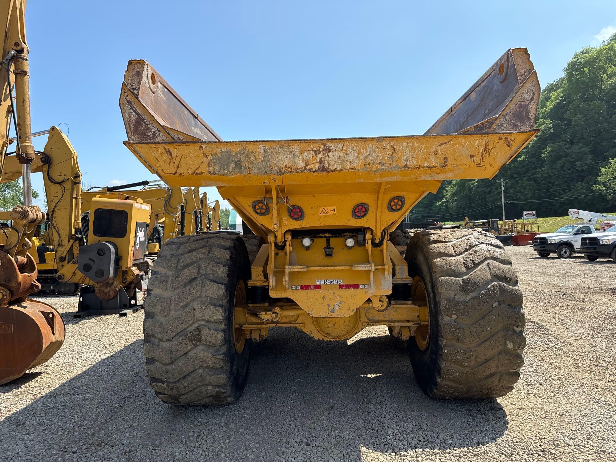 2017 BELL B45E ARTICULATED HAUL TRUCK SN:1105731 6x6, powered by diesel engine, equipped with Cab,