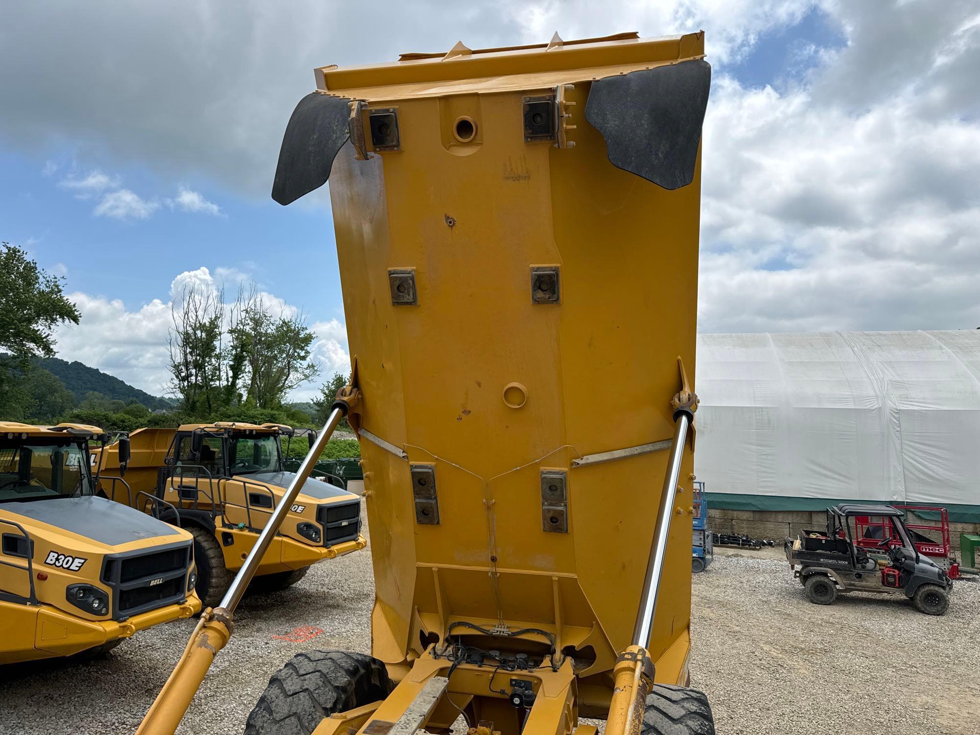 2015 BELL B35D ARTICULATED HAUL TRUCK SN:7405264 6x6, powered by diesel engine, equipped with Cab,