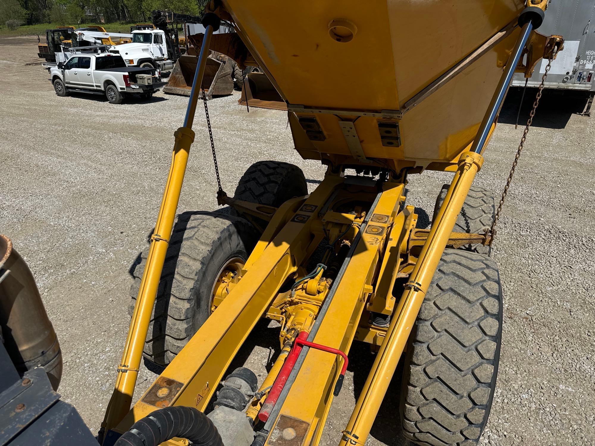 2017 BELL B30E ARTICULATED HAUL TRUCK SN:2007681 6x6, powered by diesel engine, equipped with Cab,