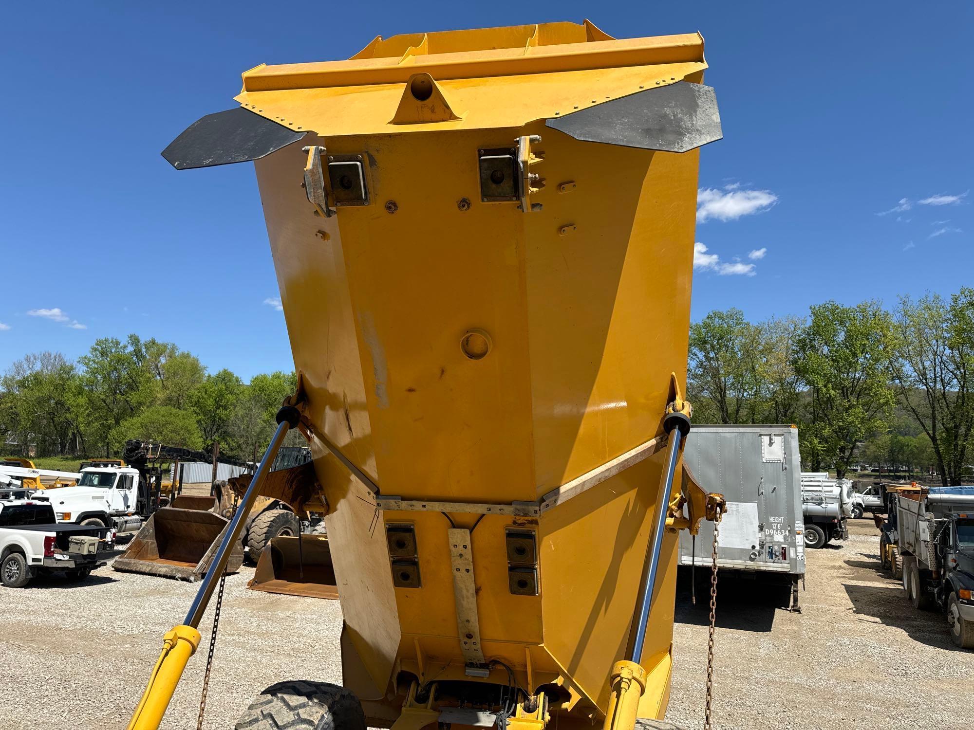 2017 BELL B30E ARTICULATED HAUL TRUCK SN:2007681 6x6, powered by diesel engine, equipped with Cab,