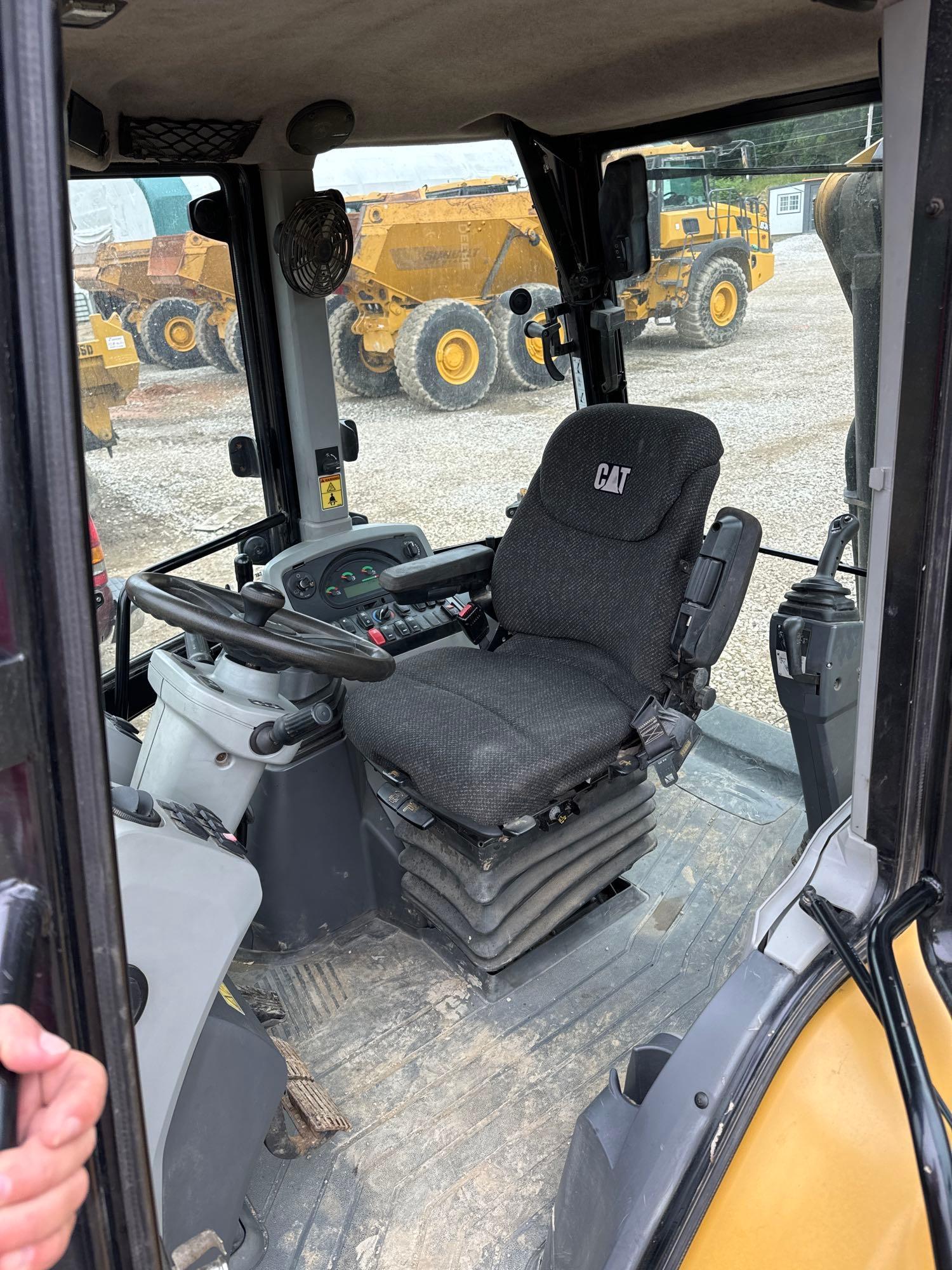 2015 CAT 430F2IT TRACTOR LOADER BACKHOE SN:HWG00208 4x4, powered by Cat C4.4 ACERT diesel engine,