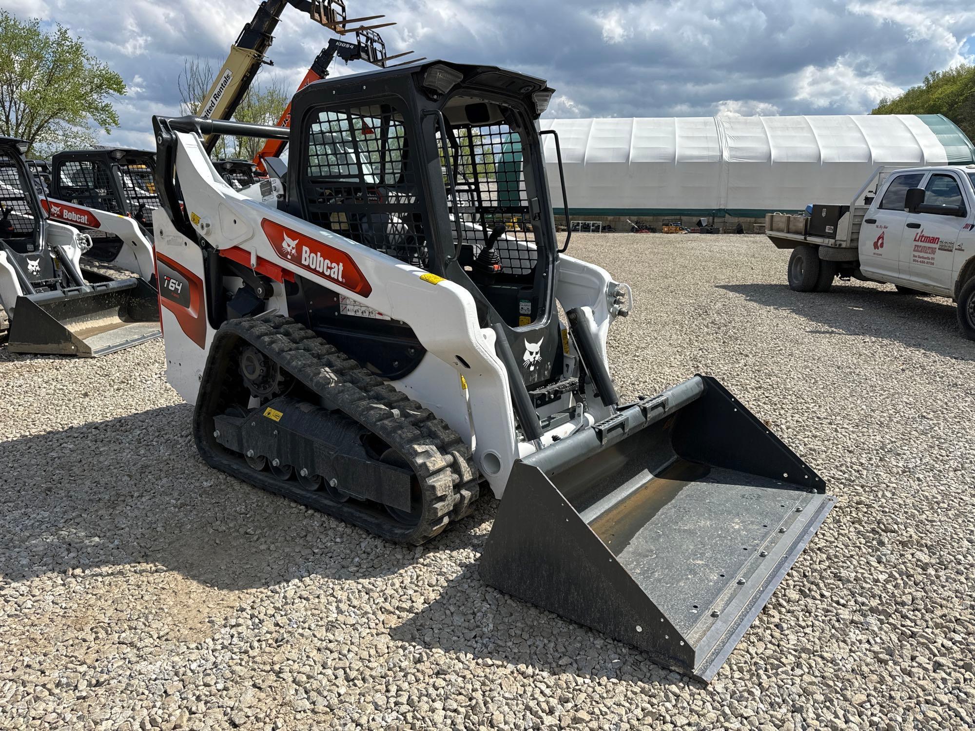 NEW UNUSED BOBCAT T64R-SERIES RUBBER TRACKED SKID STEER SN-D19311, powered by diesel engine,