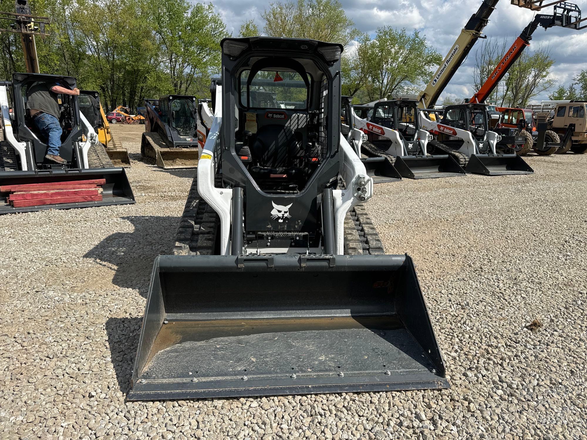 NEW UNUSED BOBCAT T64R-SERIES RUBBER TRACKED SKID STEER SN-D19311, powered by diesel engine,