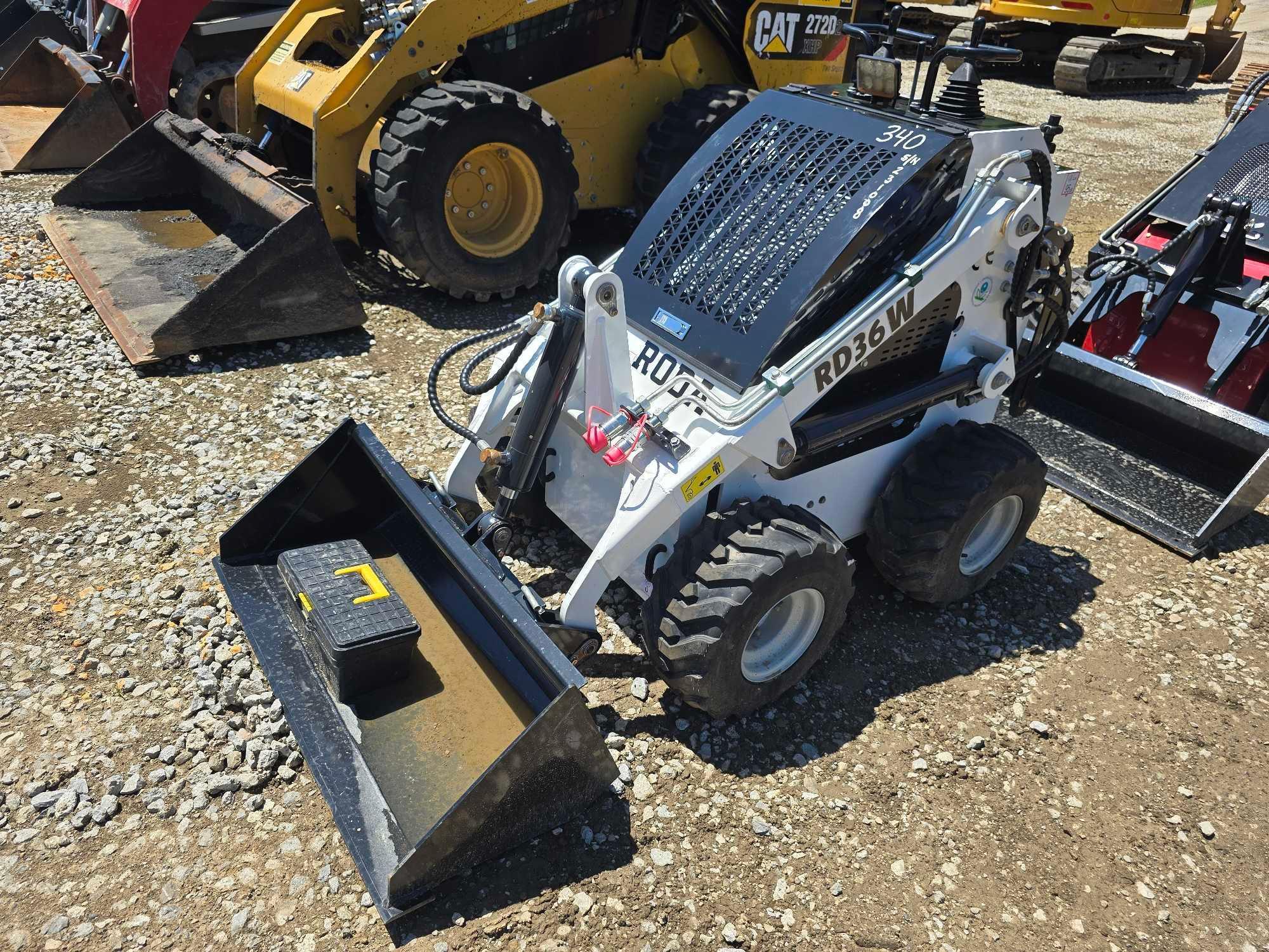 NEW RODA RD36W MINI TIRED LOADER with 40in. GP bucket. SN: 231008