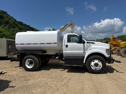 2017 FORD F750 WATER TRUCK VN:03553...powered by V10 gas engine, equipped with automatic transmissio